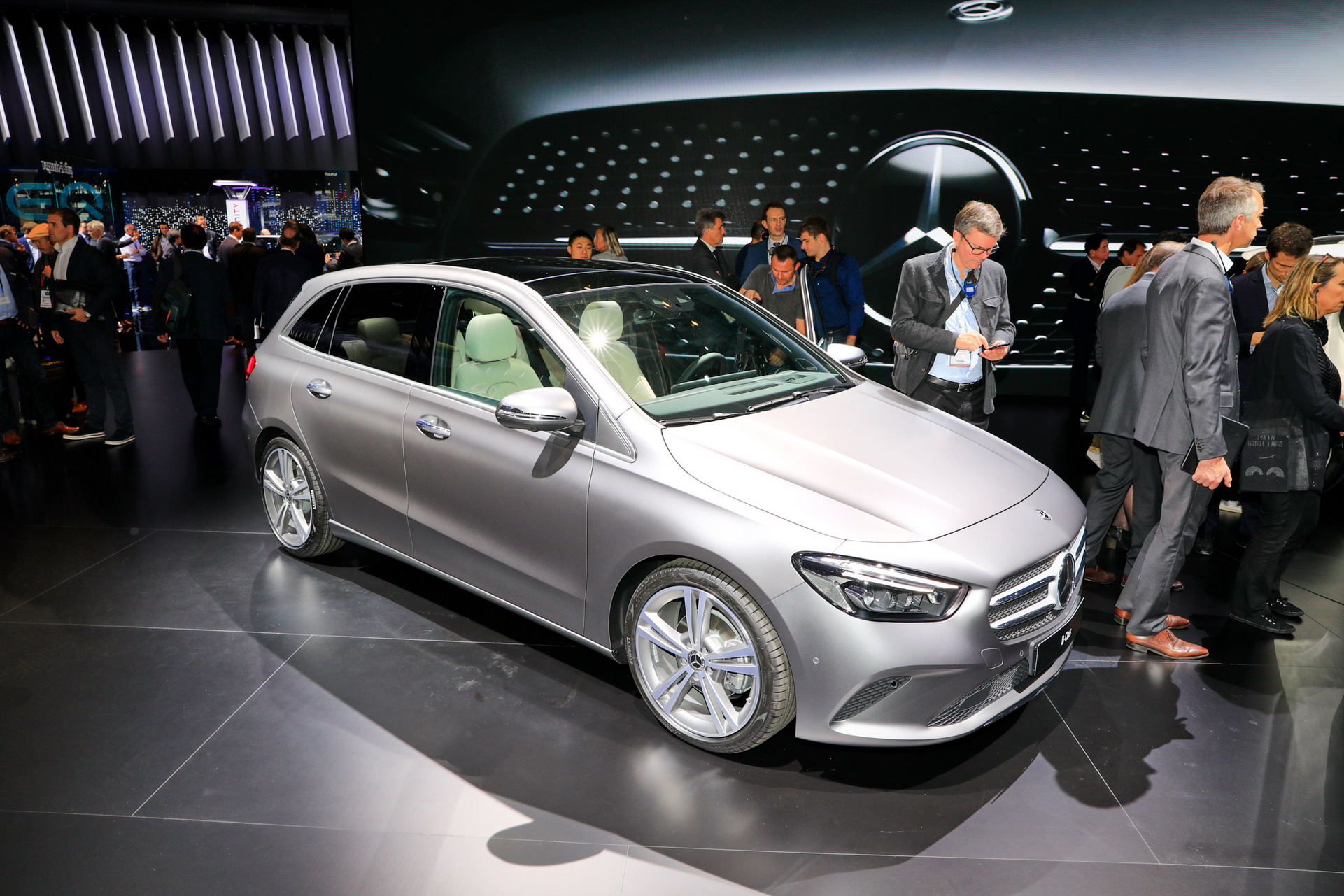 Mercedes B16 2018 Paris Auto Show Gallery: Mercedes-Benz