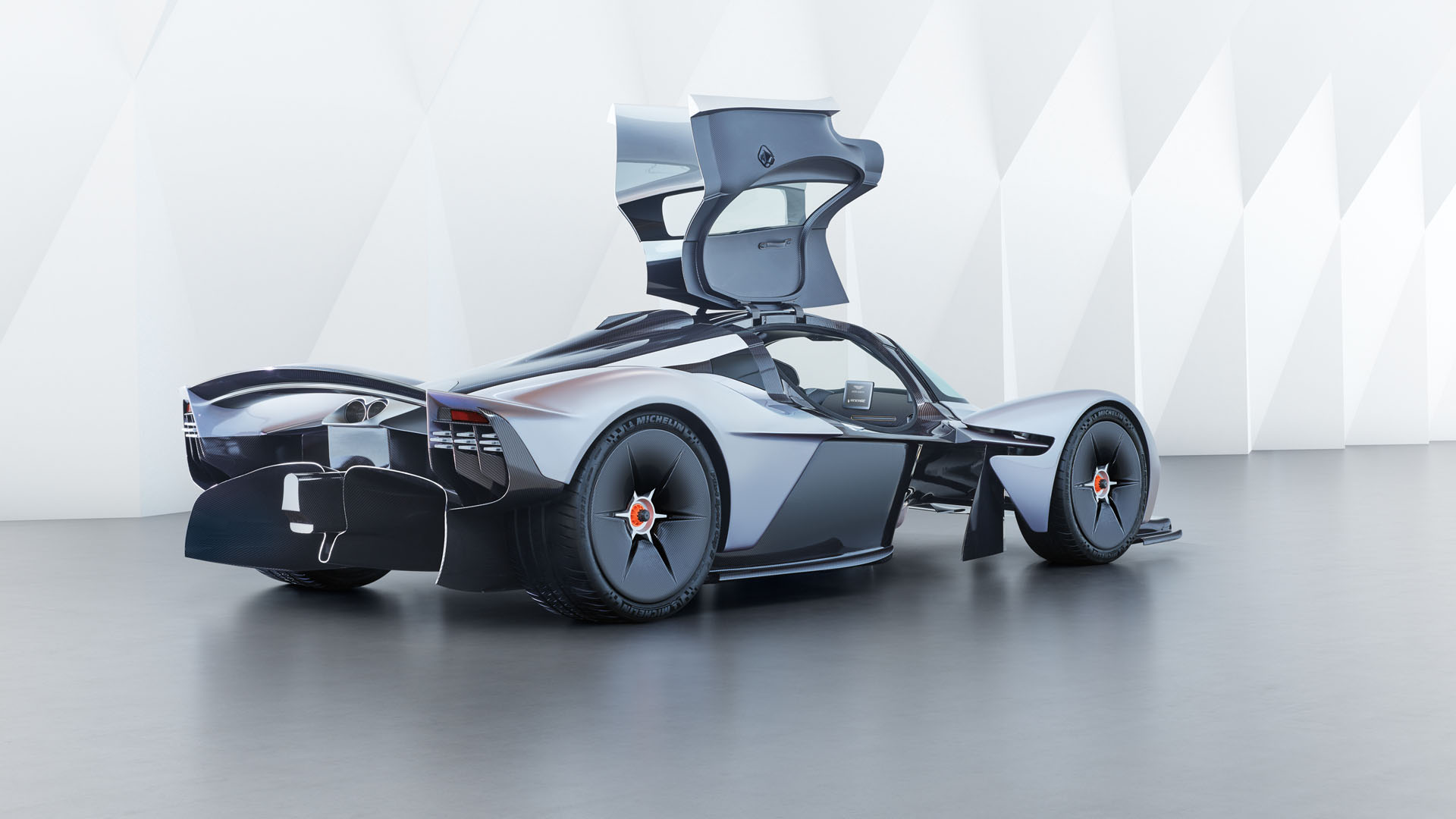 aston-martin-valkyrie-05 Aston Martin Valkyrie Prototypes Could Hit The Road This Year