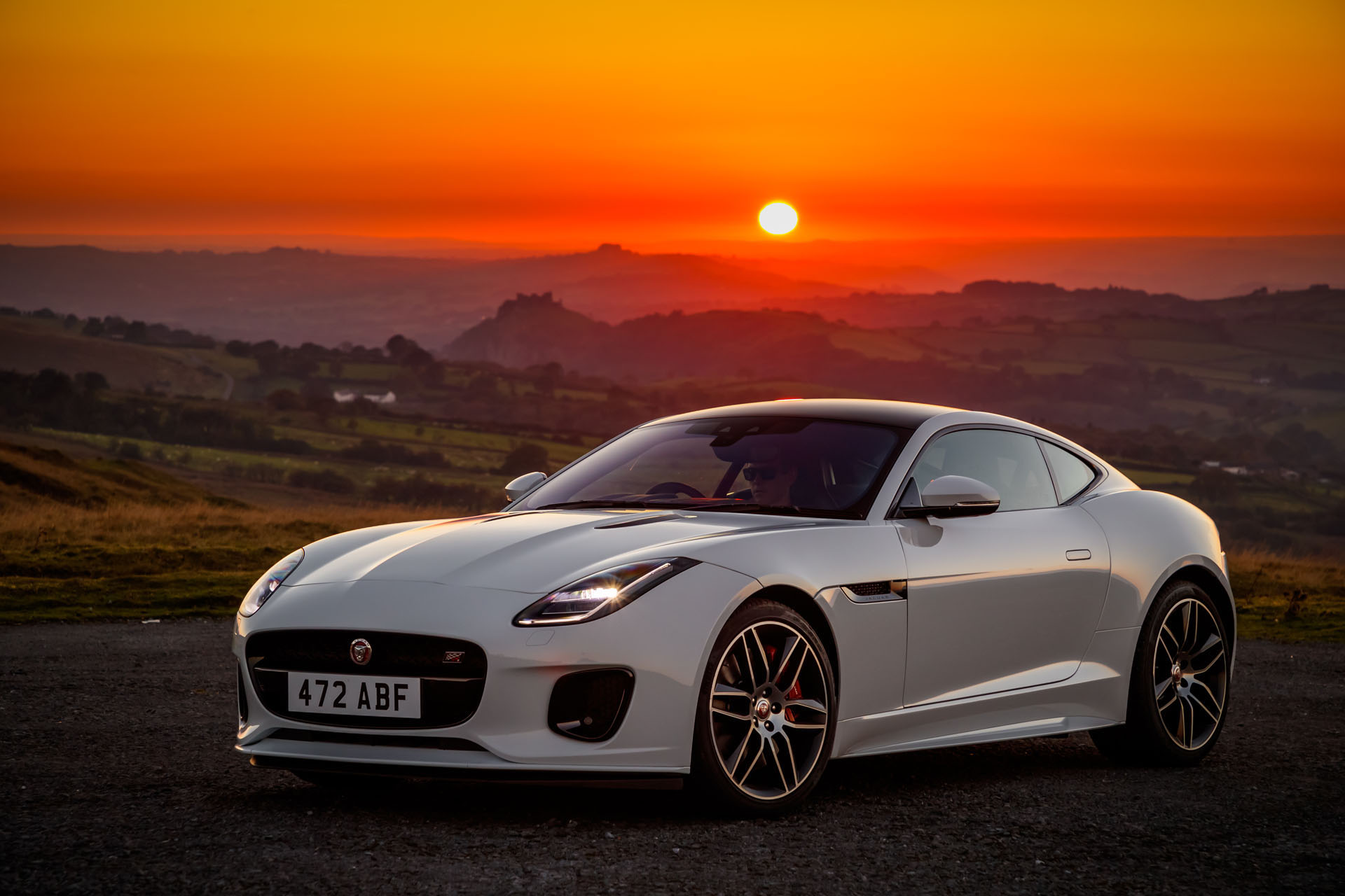 jaguar-f-type-chequered-flag-edition-10 Jaguar F-Type Chequered Flag Edition Celebrates 70 Years Of Sports Cars