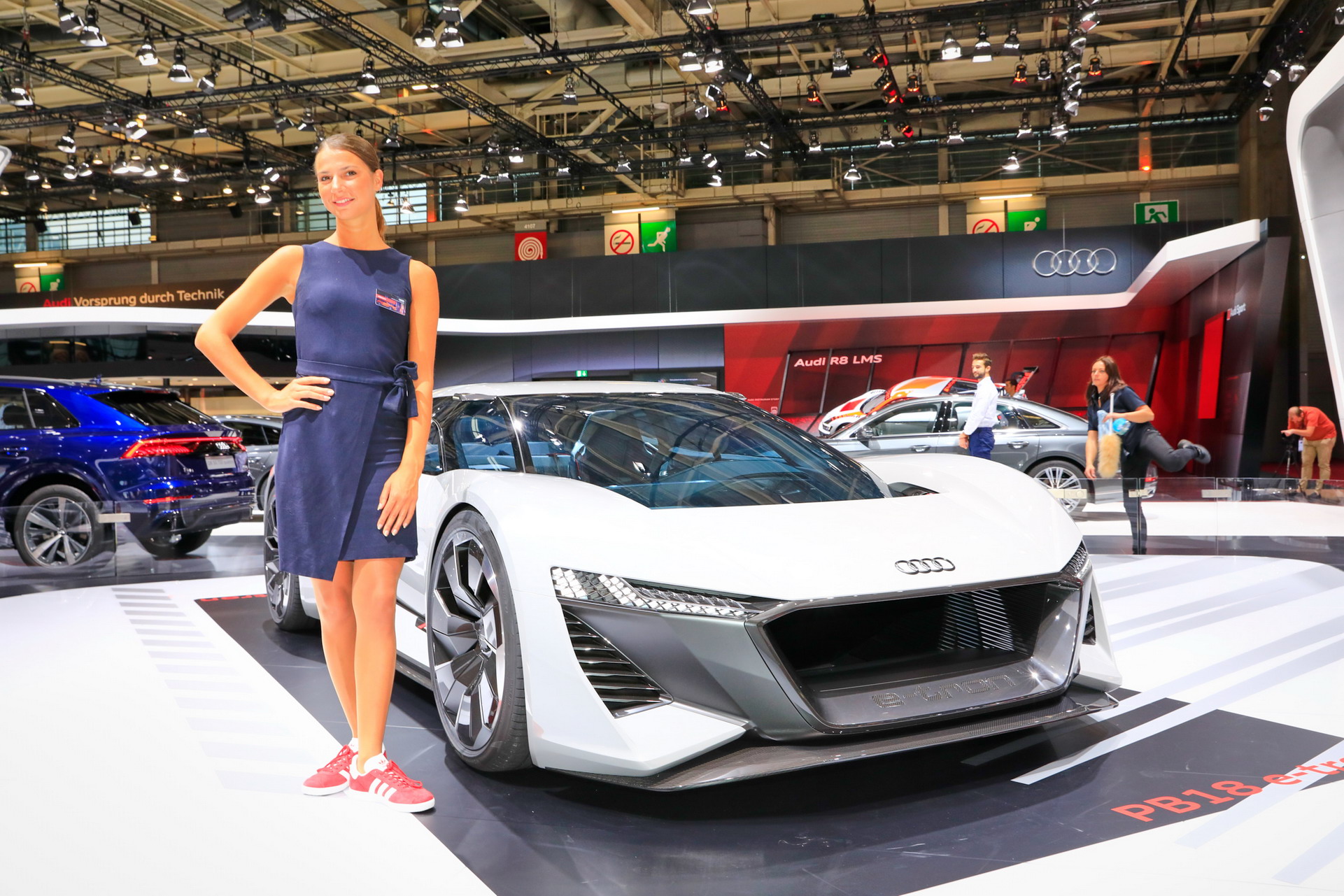 General 58 2018 Paris Auto Show Gallery: General Views