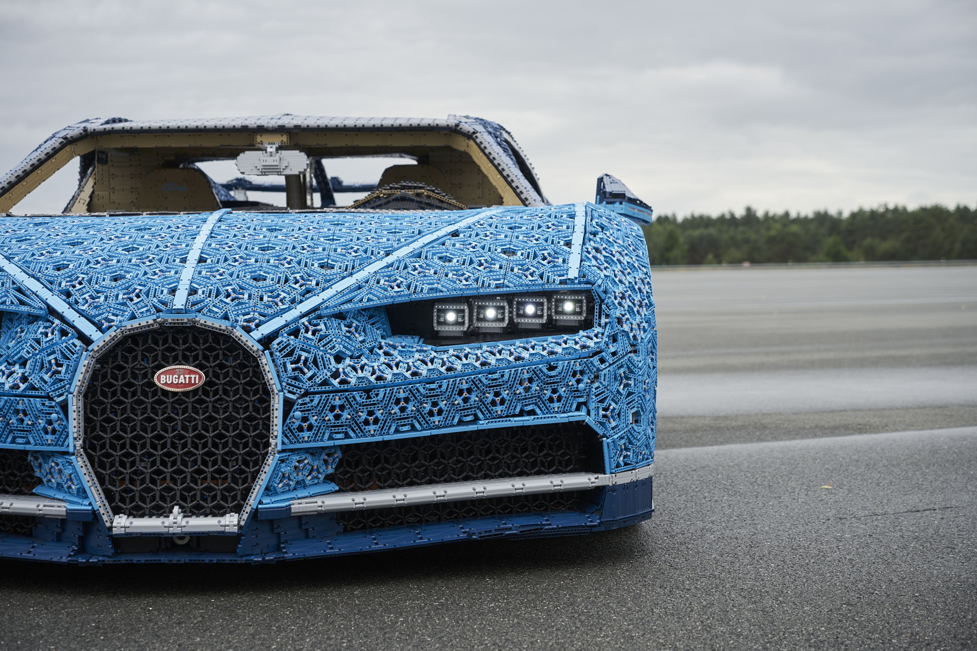lego bugatti chiron paris livepics 34 Life-Size LEGO Bugatti Chiron Brings Wholesome 12 MPH Fun To Paris