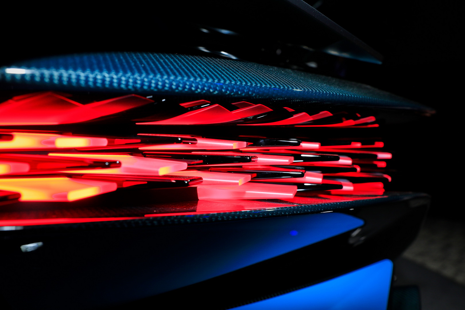 Bugatti Divo Bugatti Divo Looks Spectacular Under Any Light, Check It Out In 92 Images From Paris