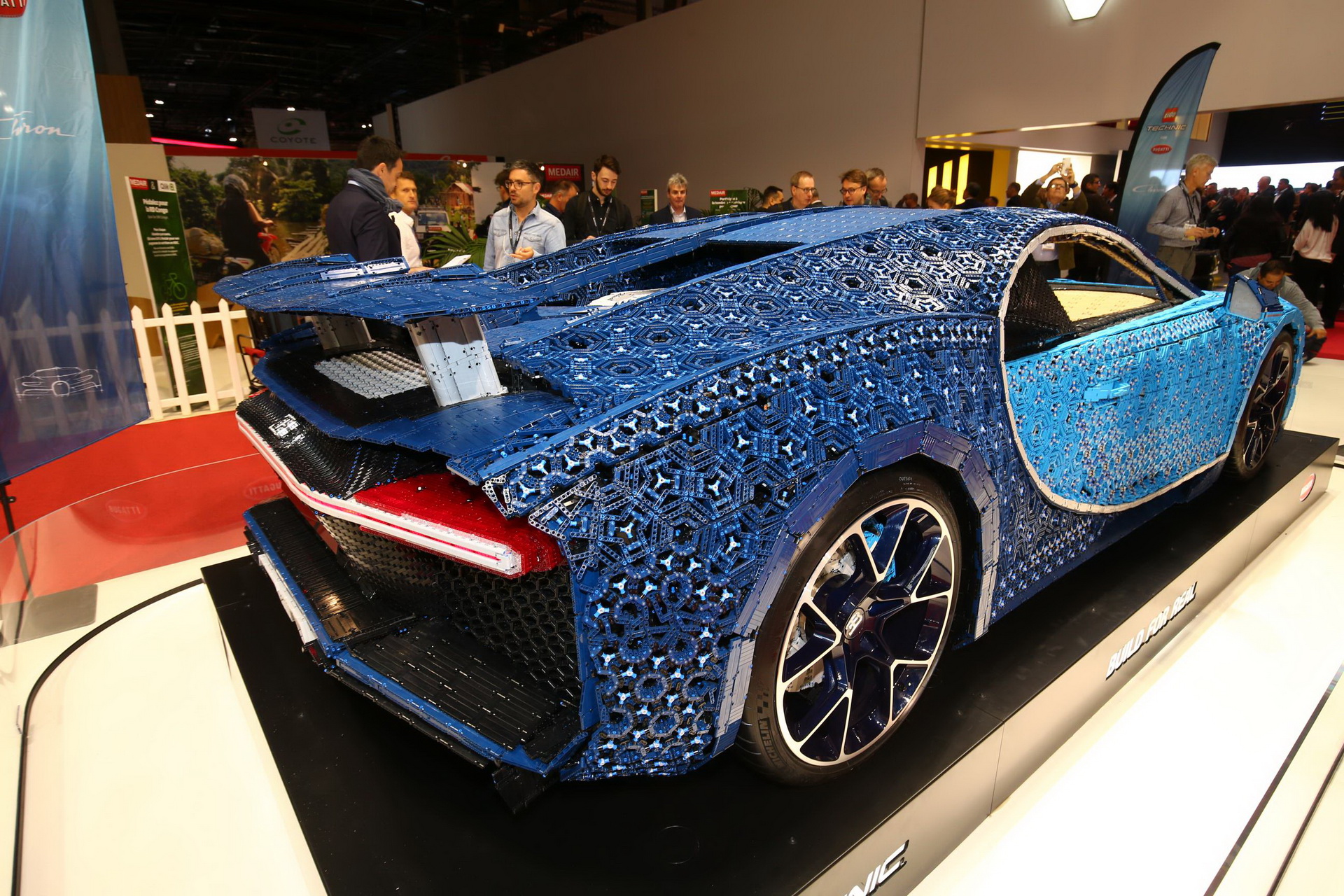 lego bugatti chiron paris livepics 7 Life-Size LEGO Bugatti Chiron Brings Wholesome 12 MPH Fun To Paris
