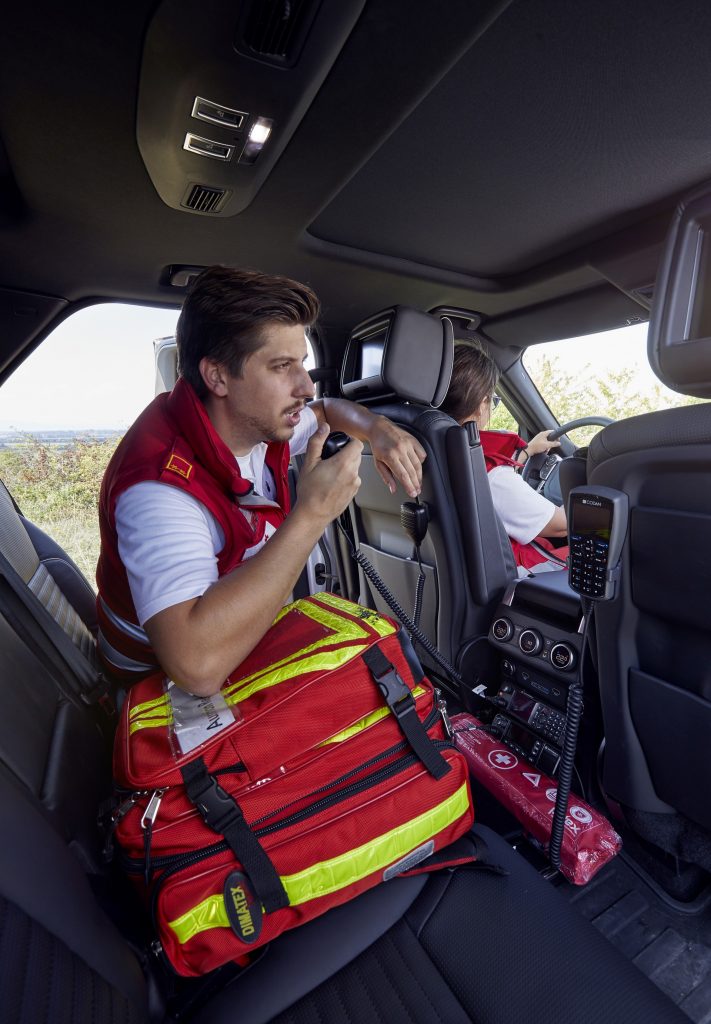 Land Rover SVO Builds A One-Off Discovery Emergency Vehicle Complete ...
