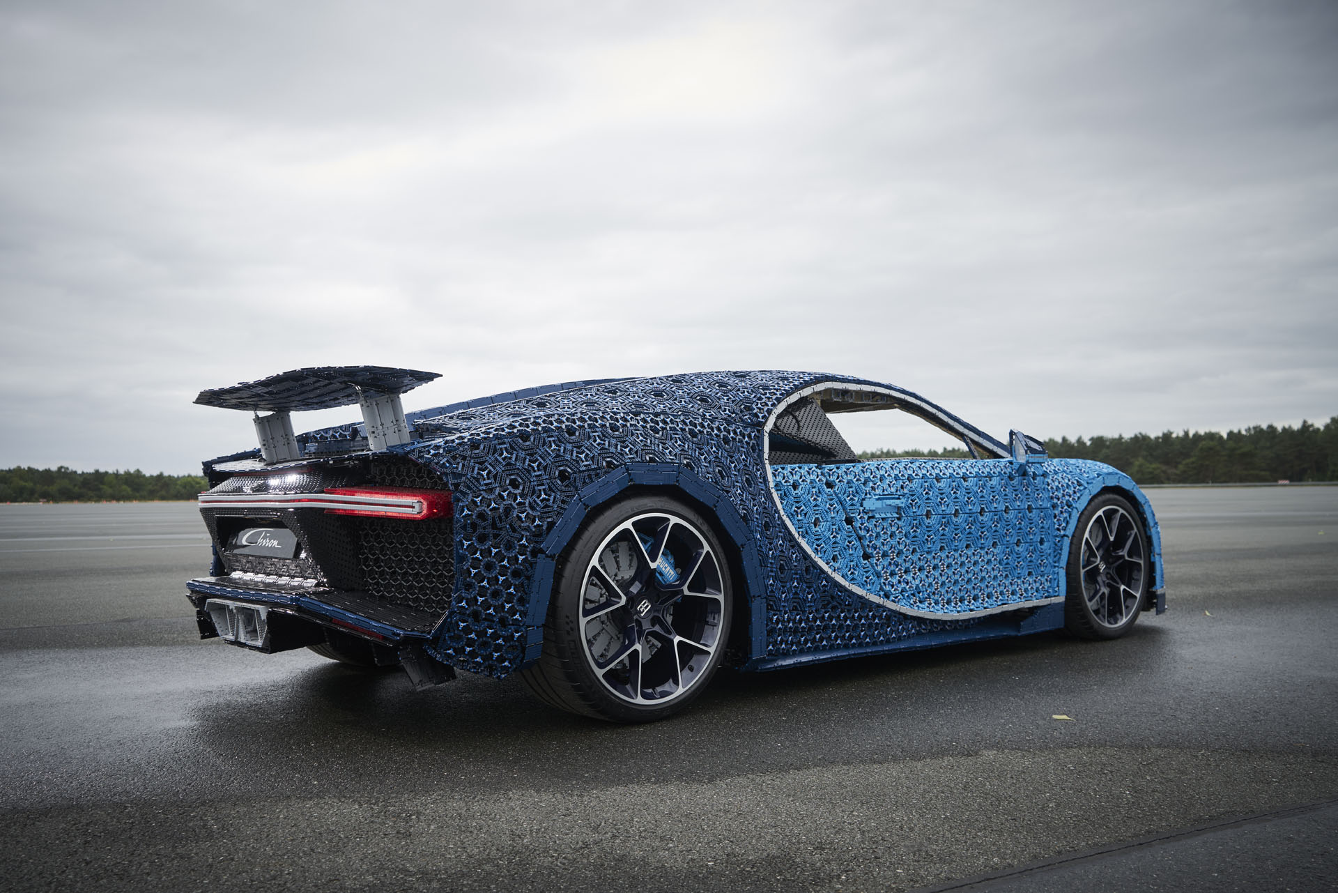 lego bugatti chiron paris livepics 23 Life-Size LEGO Bugatti Chiron Brings Wholesome 12 MPH Fun To Paris