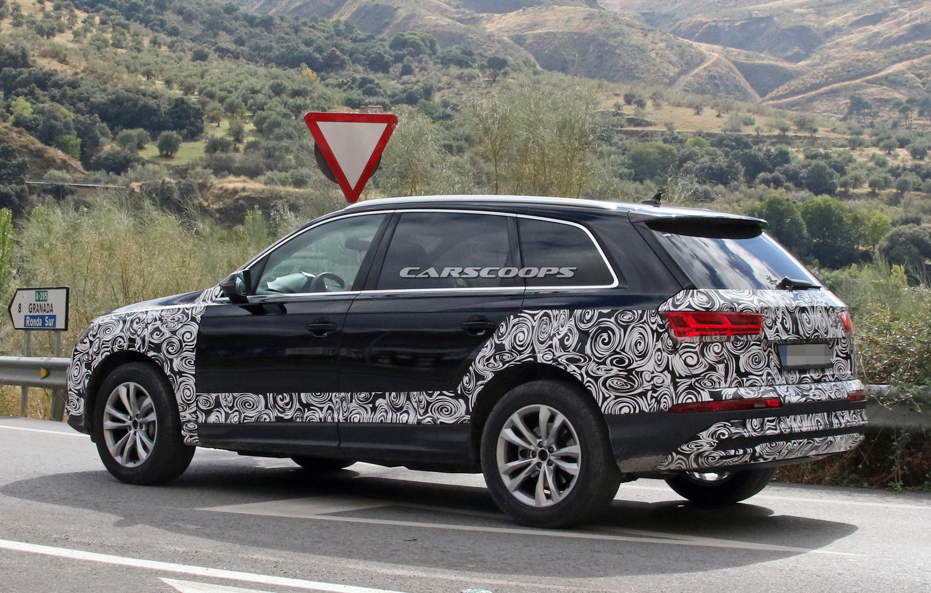 2019 audi q7 facelift spy 10 Audi Prepping Facelift 2020 Q7 With New Grille And Headlights