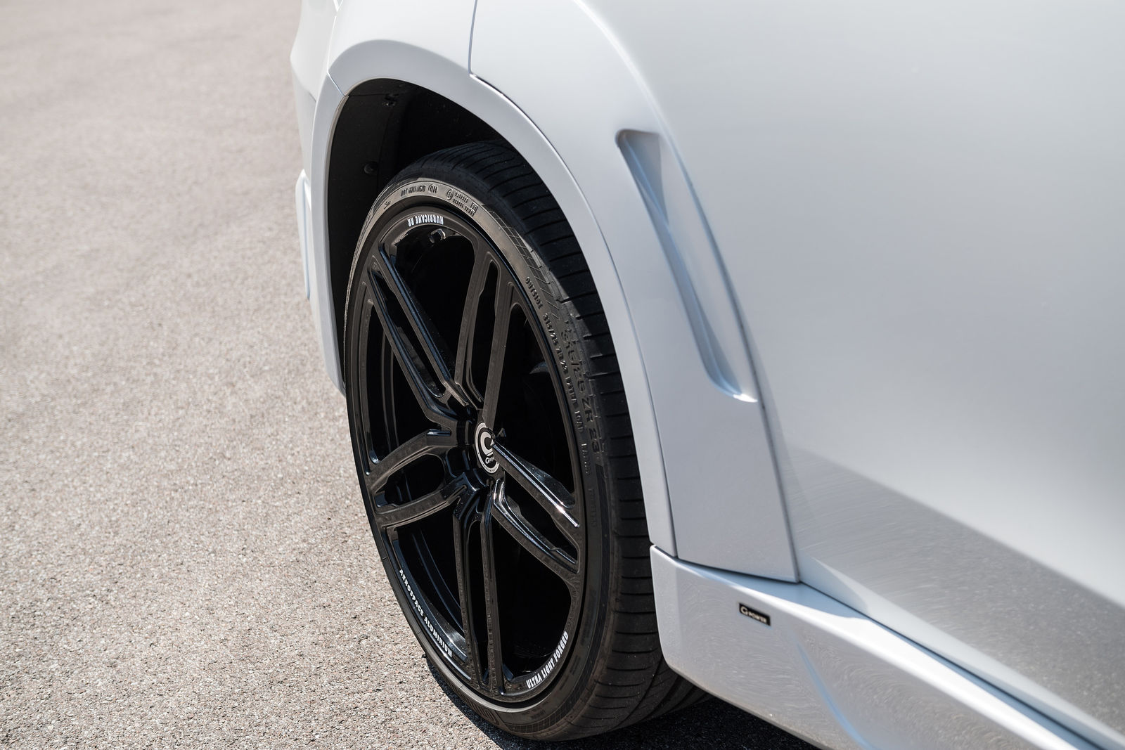 bmw-x5-f15-tuning-g-power-5 G-Power’s BMW X5 Typhoon Wide Body Kit Matches Looks With Muscle