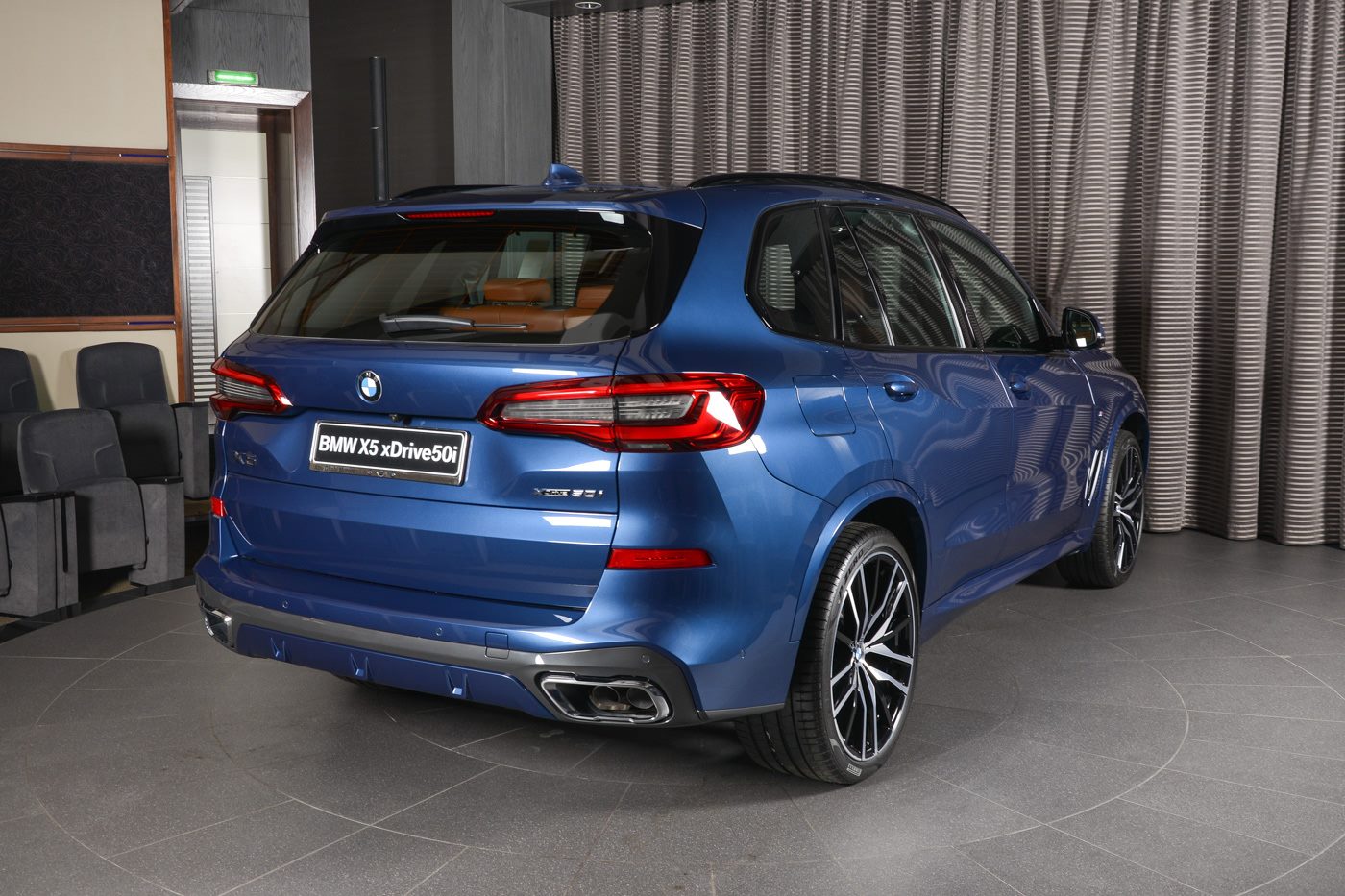 2019 bmw x5 on display abudhabi 18 New BMW X5 xDrive50i Looks Dashing In Phytonic Blue Metallic