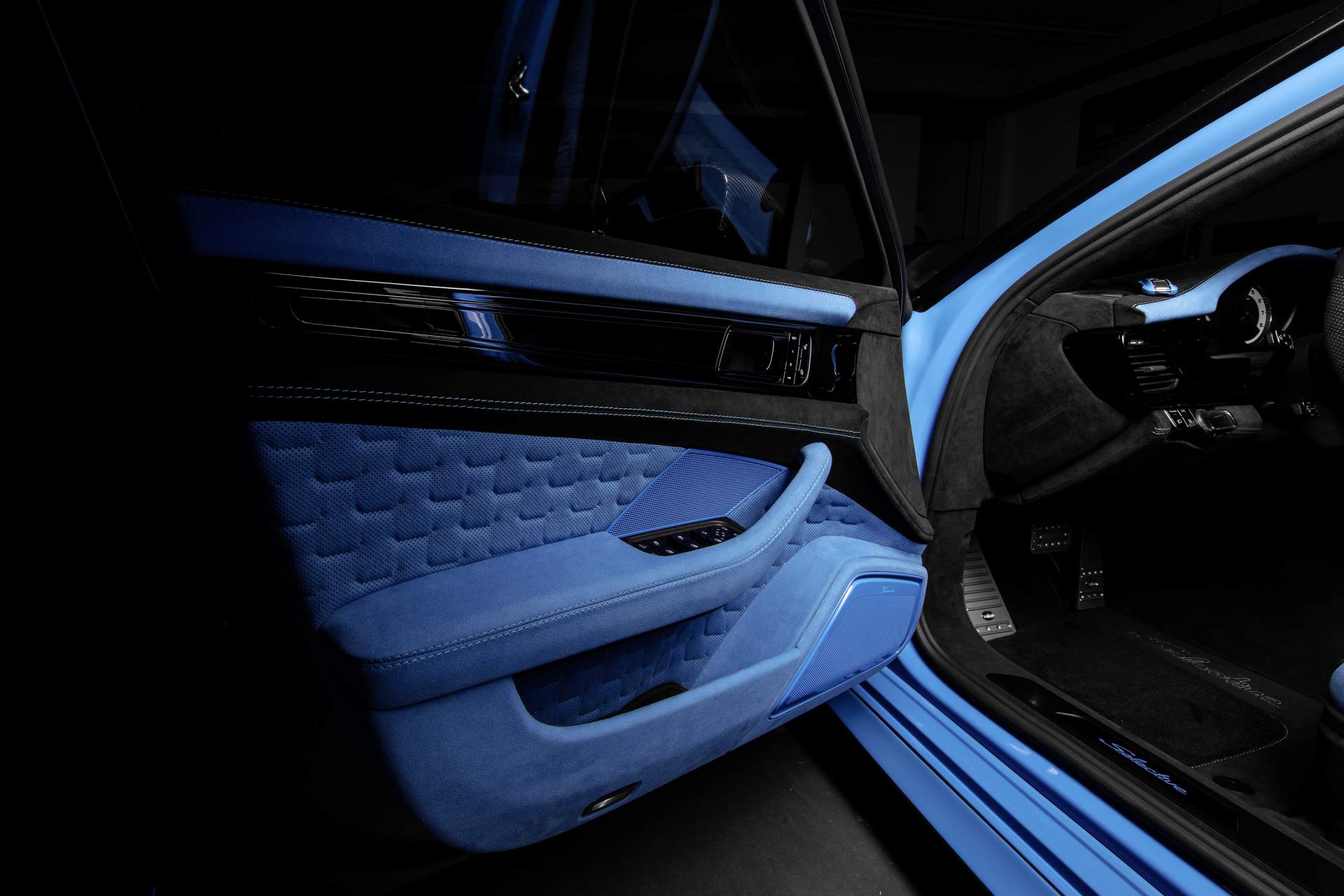 TechArt GrandGT Porsche Panamera Sport Turismo 10 TechArt GrandGT Selective Is A Panamera Sport Turismo High On Carbon Fiber And Alcantara