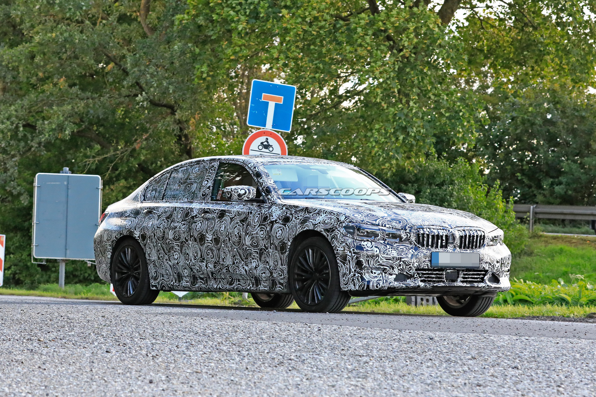 2019 bmw 3 series lwb spy shots-3 2019 BMW 3-Series Long Wheelbase Stretches Out In First Spy Images