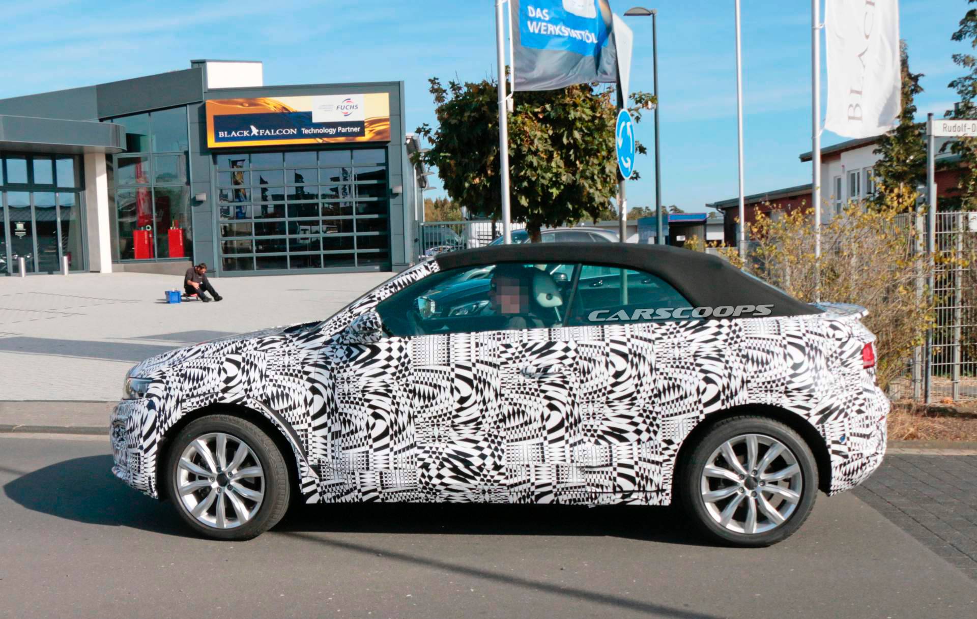 2020 VW T-Roc Cabriolet spy shots 34 2020 VW T-Roc Convertible SUV Reveals Its Soft Top For The First Time