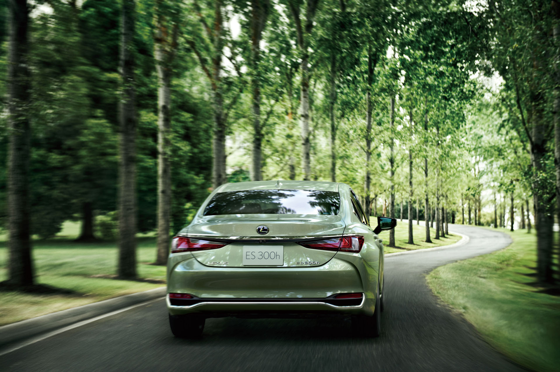 2019-lexus-es-jdm-10 2019 Lexus ES Launches In Japan Complete With Digital Mirrors