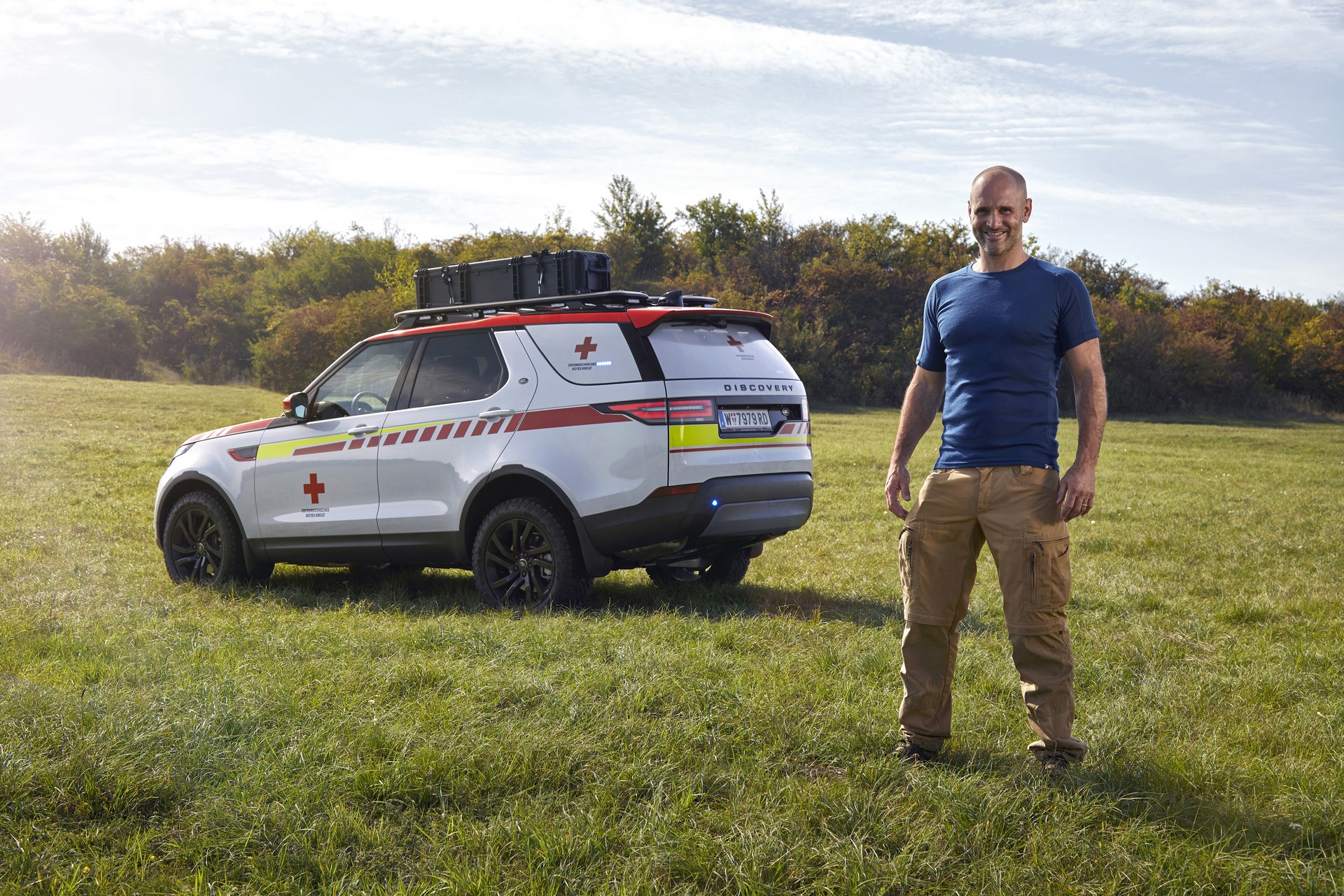 Land Rover Discovery Emergency Response Vehicle-13 Land Rover SVO Builds A One-Off Discovery Emergency Vehicle Complete With A Drone