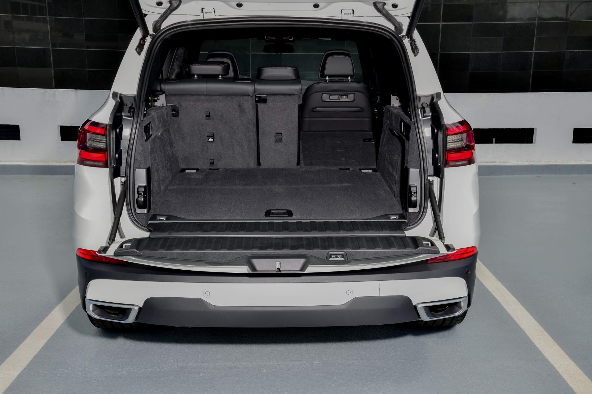 2019 BMW X5 158 Your 2019 BMW X5 Photo Gallery Is Here And It’s Huge