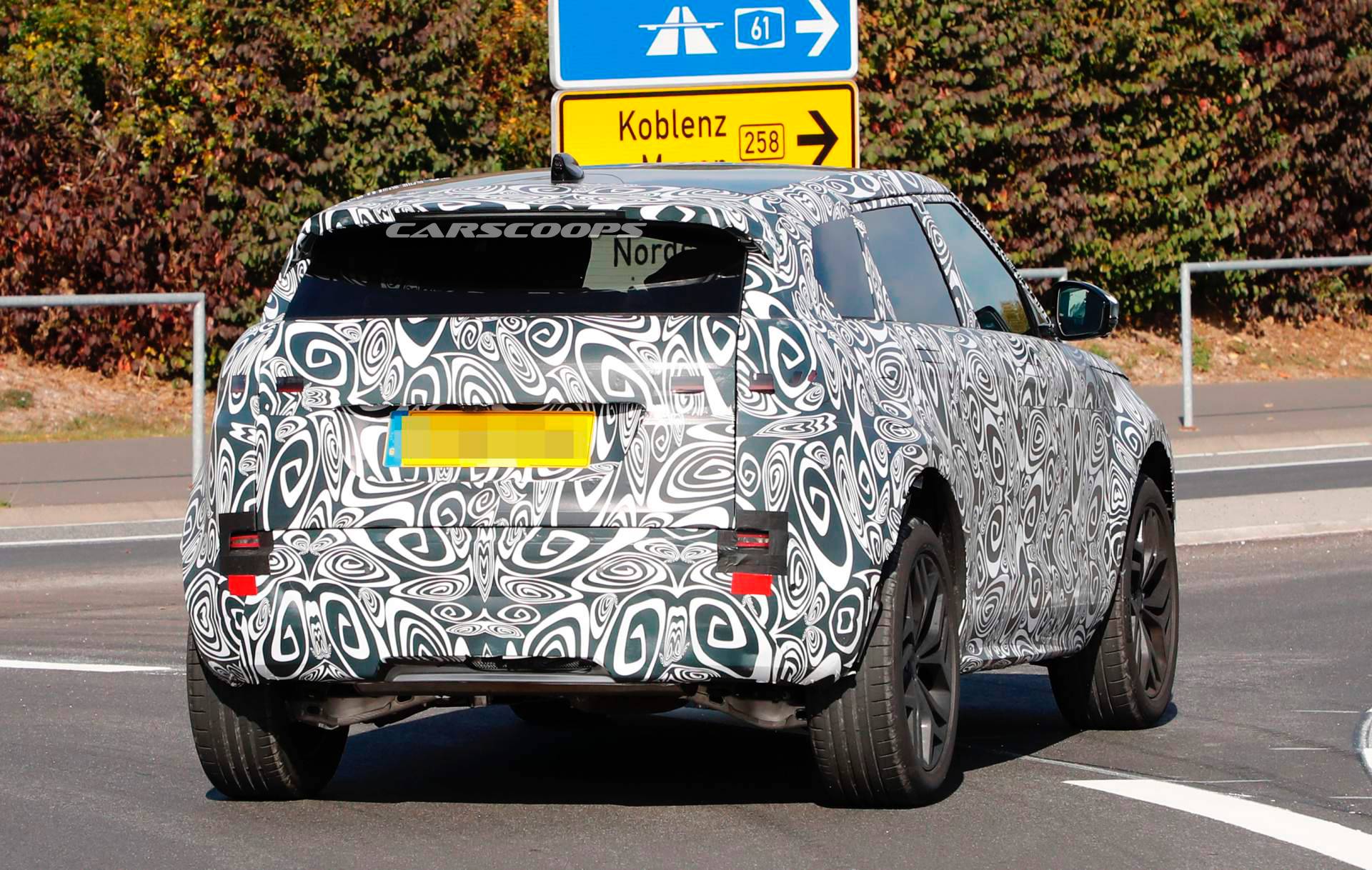 2019 Range Rover Evoque spy shots 12 2019 Range Rover Evoque Looks Like A Baby Velar Inside Too