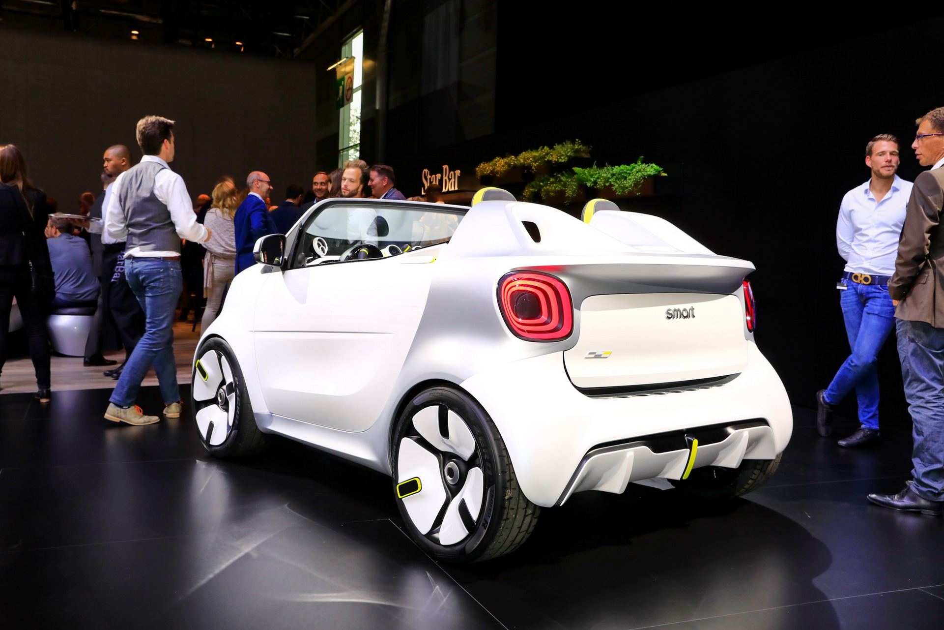 Smart 28 2018 Paris Auto Show Gallery: Smart