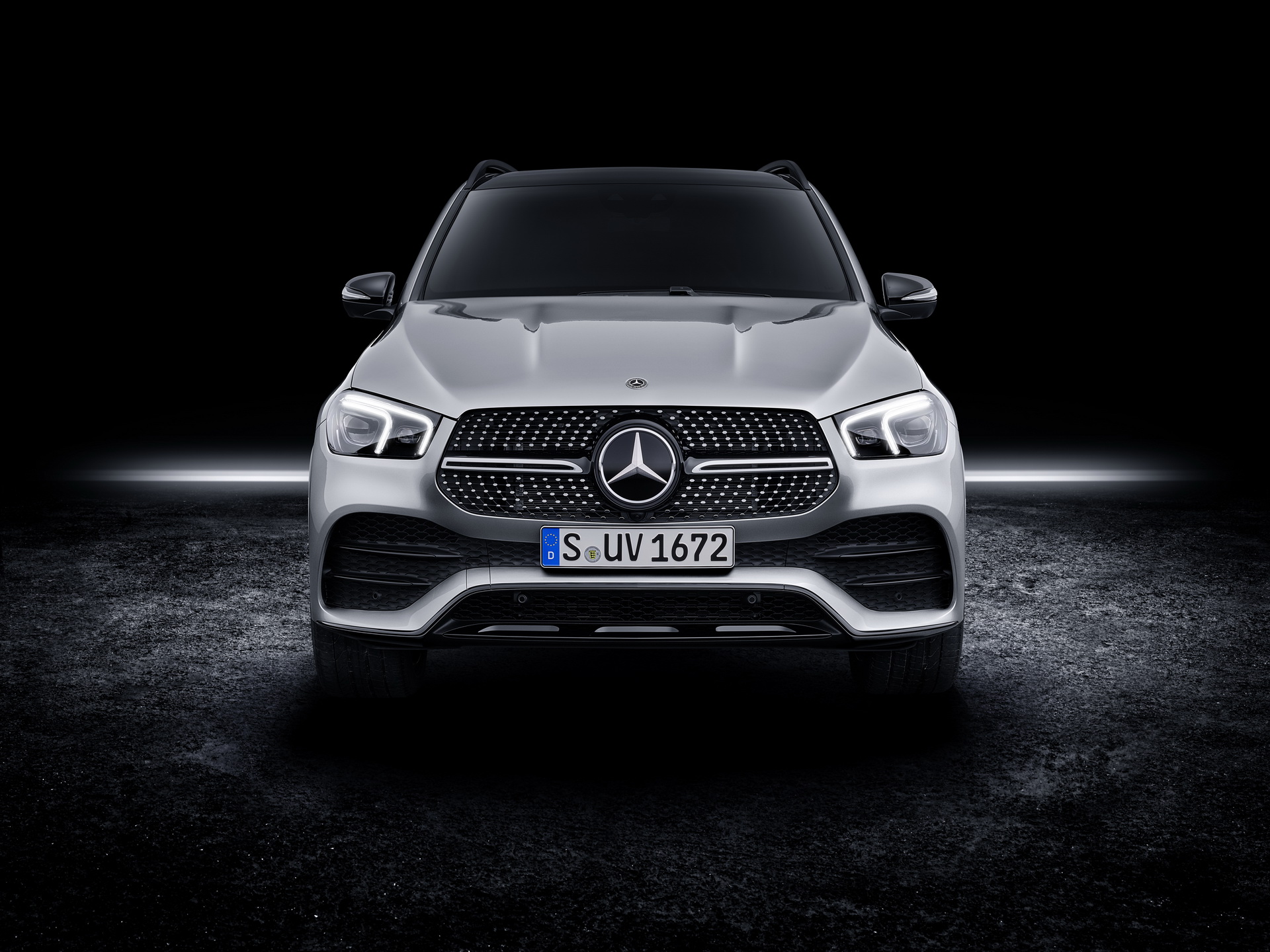 2019-Mercedes-GLE-04 2019 Mercedes GLE Priced From £55,685 In The UK, Order Books Now Open