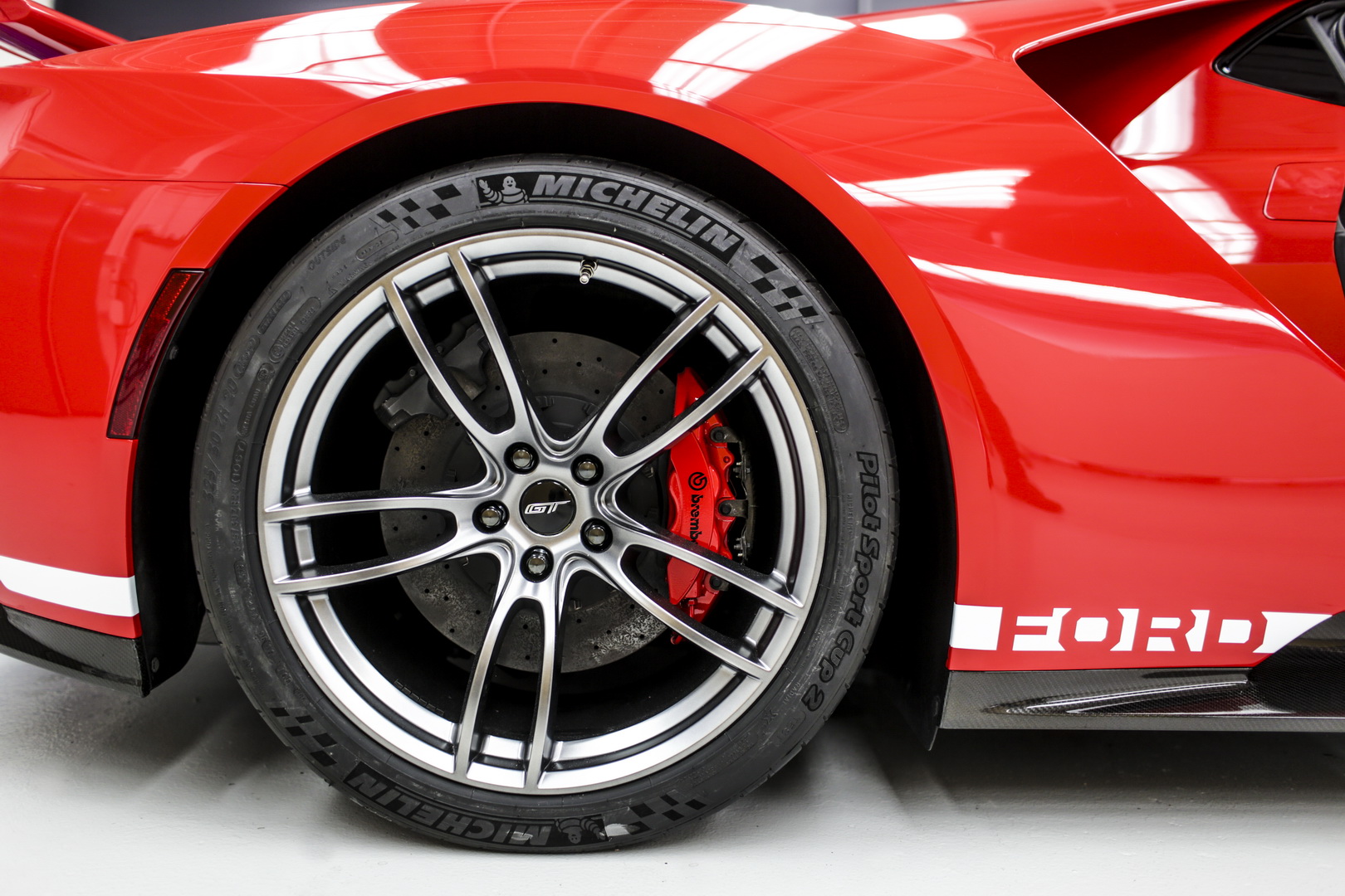 2018 ford gt heritage edition 6 Hydraulic Fluid Leak Could Make Your New Ford GT Erupt In Flames