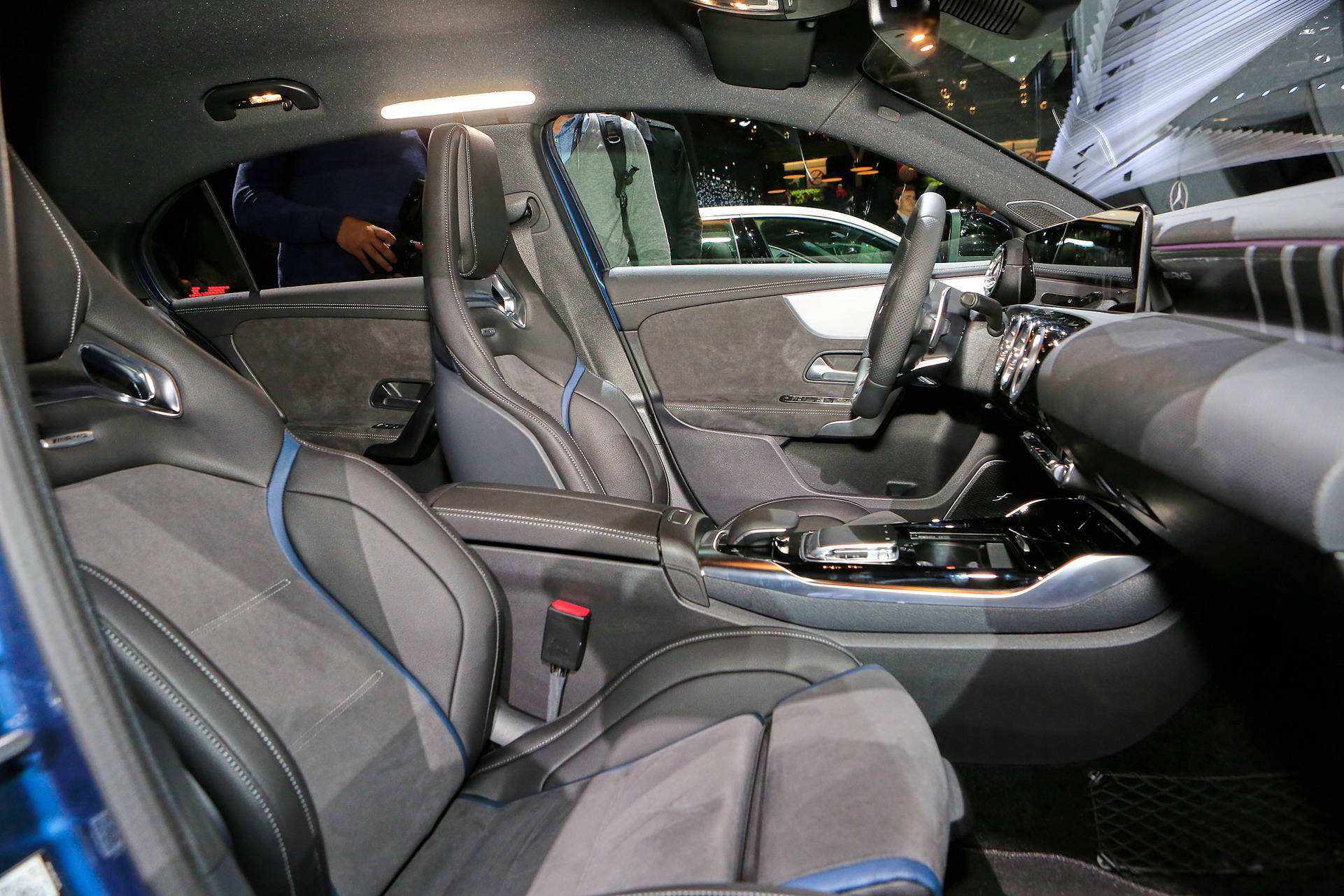 Mercedes B85 2018 Paris Auto Show Gallery: Mercedes-Benz