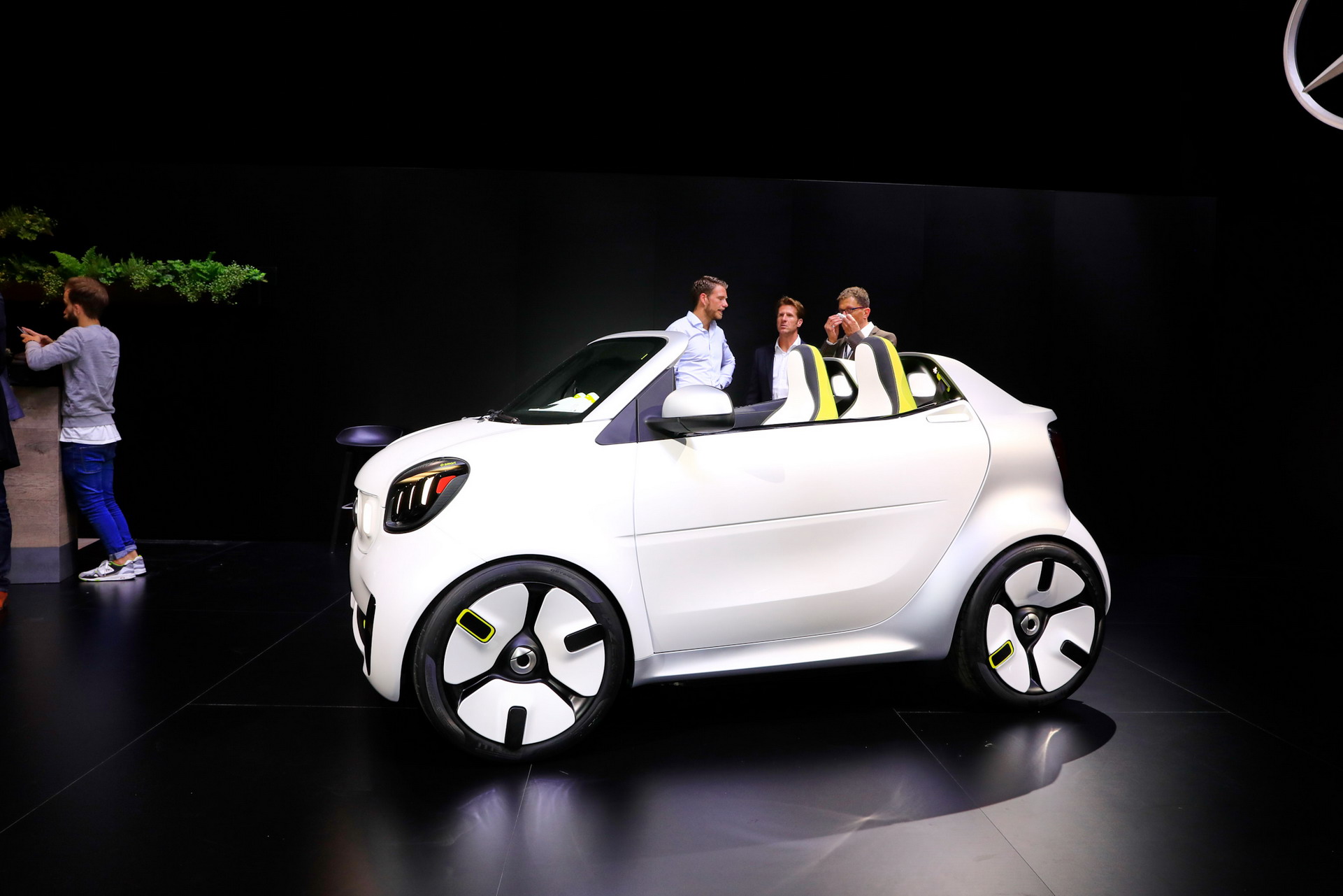 Smart 17 2018 Paris Auto Show Gallery: Smart