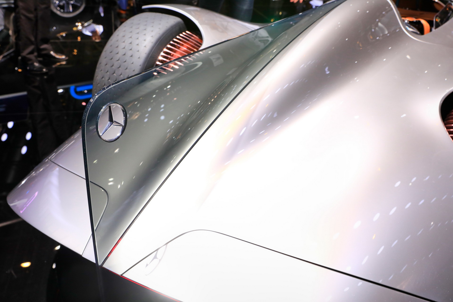 Mercedes B104 2018 Paris Auto Show Gallery: Mercedes-Benz