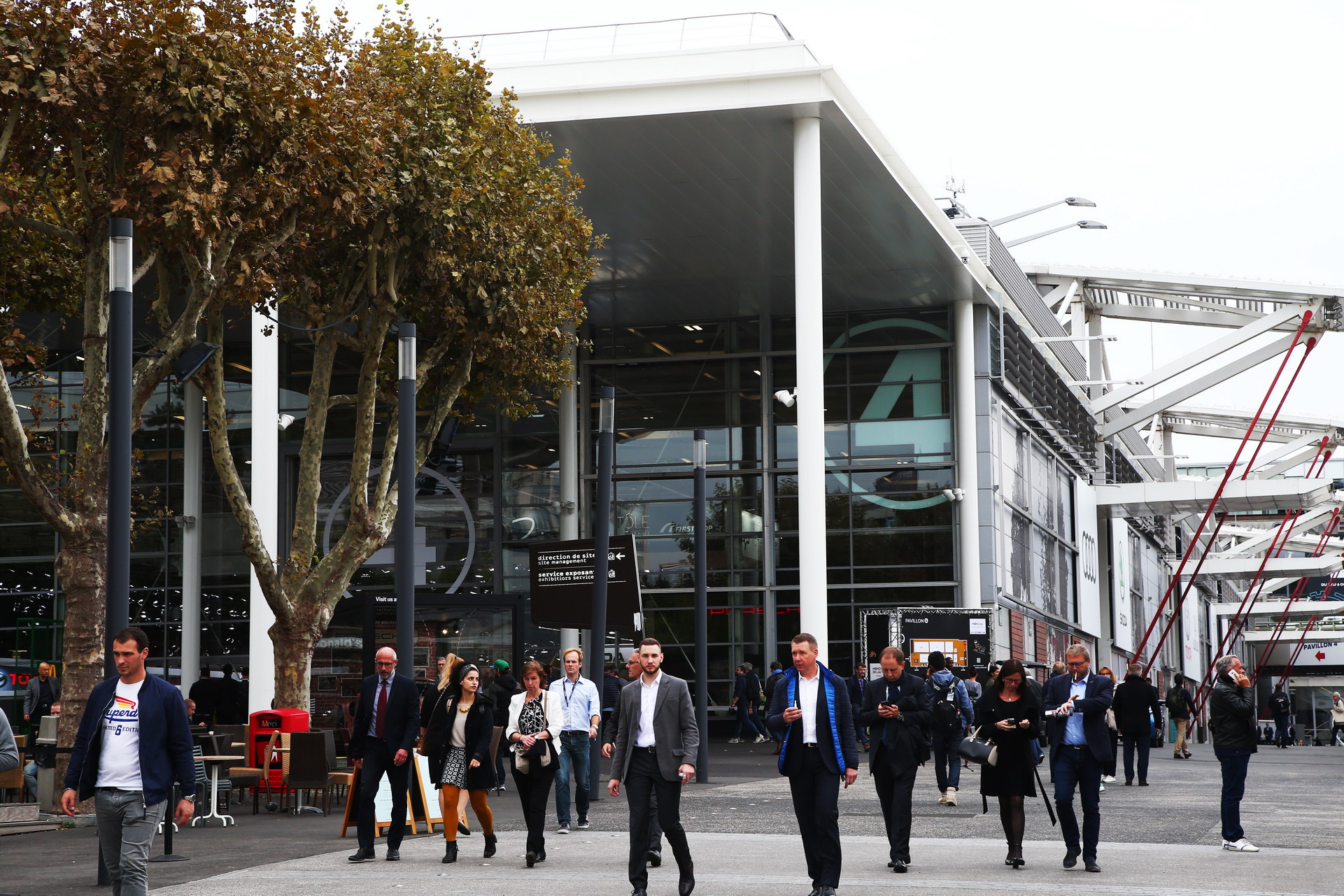 General b10 2018 Paris Auto Show Gallery: General Views
