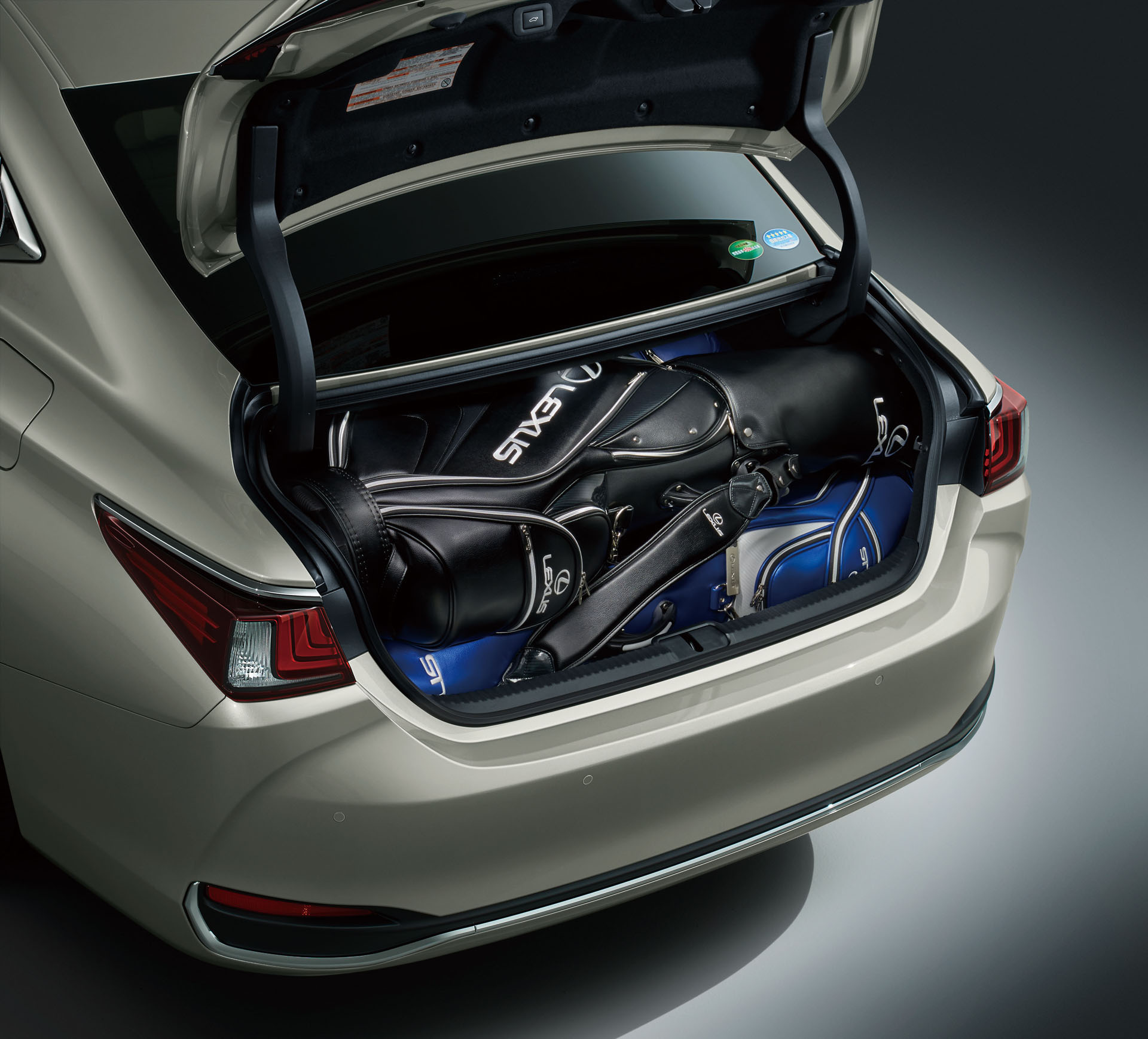 2019-lexus-es-jdm-55 2019 Lexus ES Launches In Japan Complete With Digital Mirrors