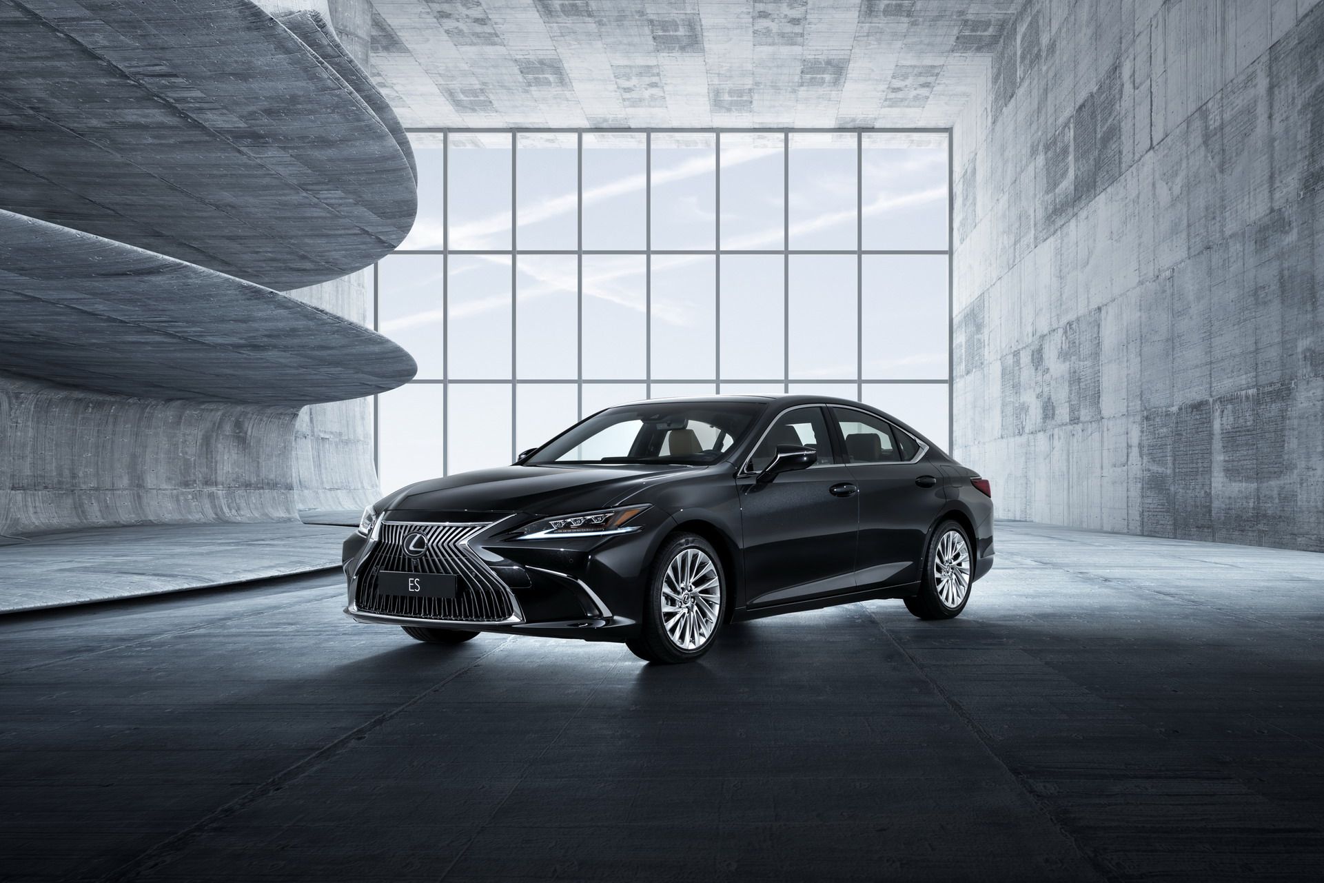 2019 lexus es 300h paris livepics 58 2019 Lexus ES 300h Looks To Make A Name For Itself In Europe As GS Replacement