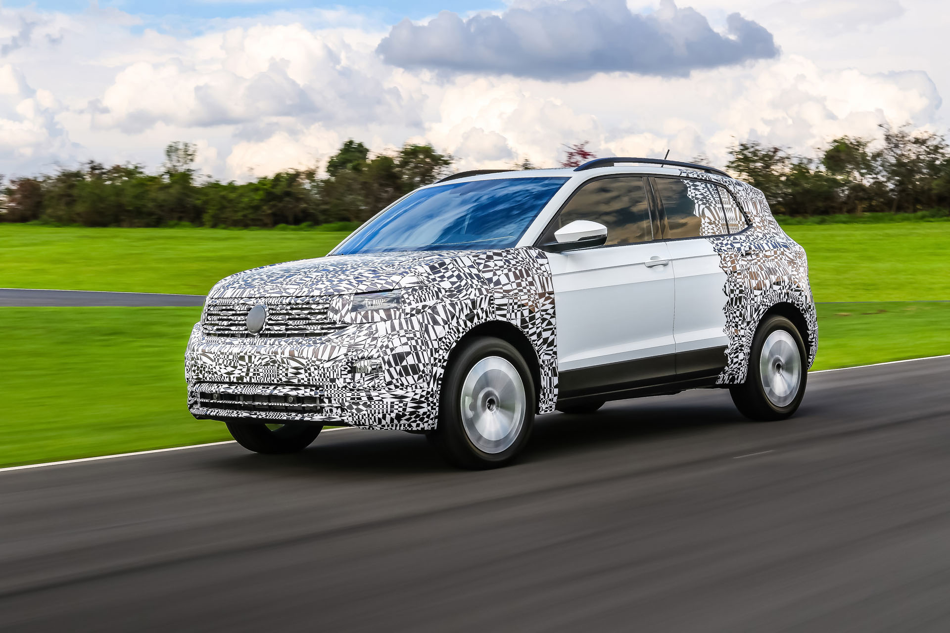 vw-t-cross-testing-brazil-05 Volkswagen T-Cross Subcompact SUV Completes Final Testing In Brazil