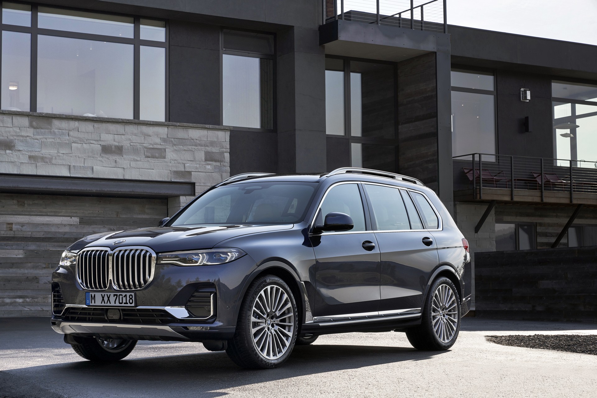 2019-BMW-X7-22 2019 BMW X7: As Big As A Cadillac Escalade, As Luxurious As A Rolls Royce