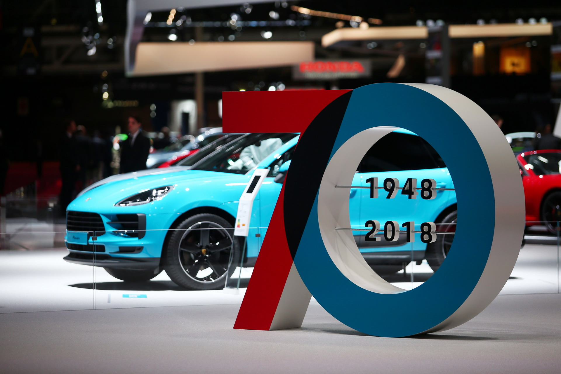 Porsche 16 2018 Paris Auto Show Gallery: Porsche