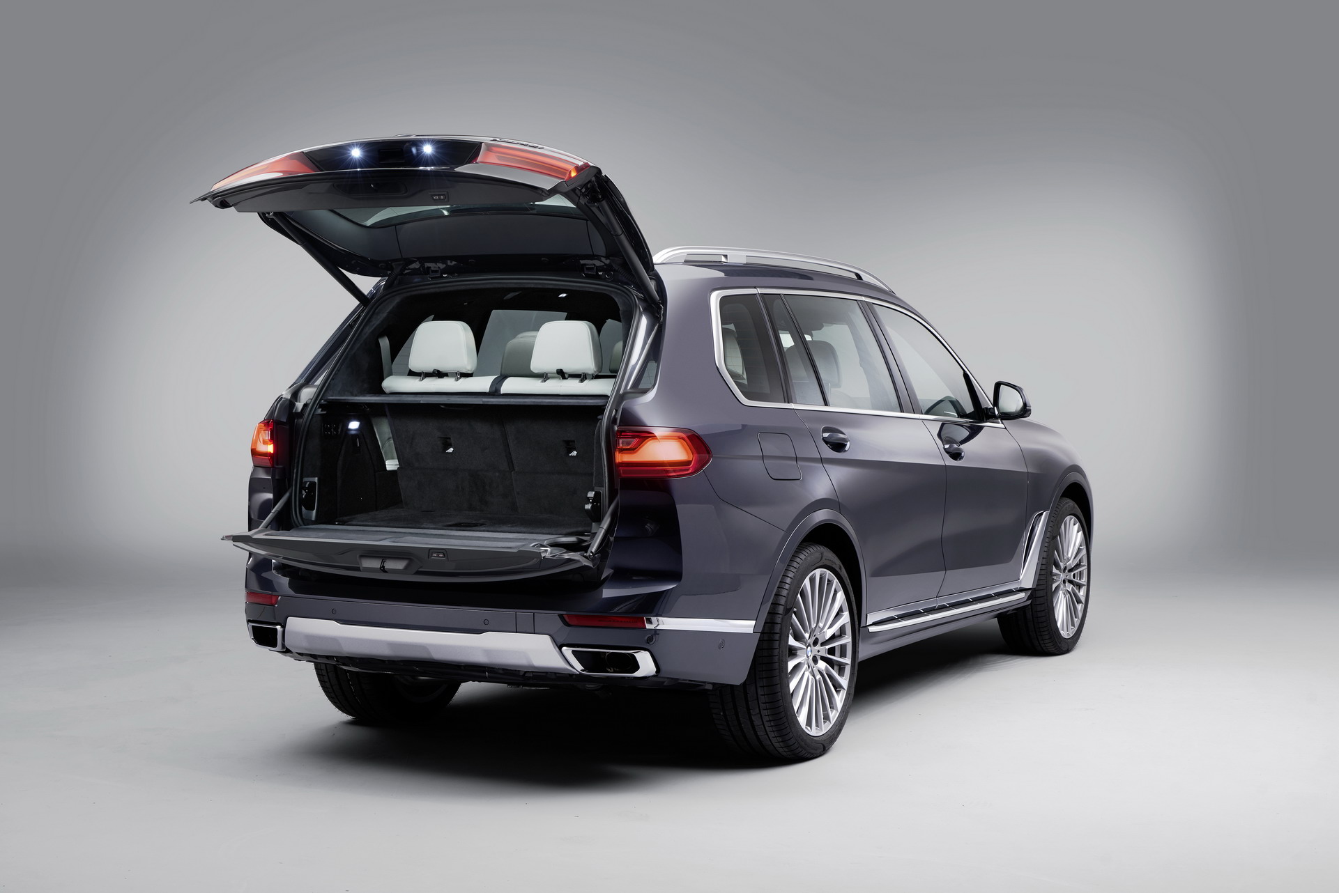 2019 BMW X7 3 2019 BMW X7: As Big As A Cadillac Escalade, As Luxurious As A Rolls Royce