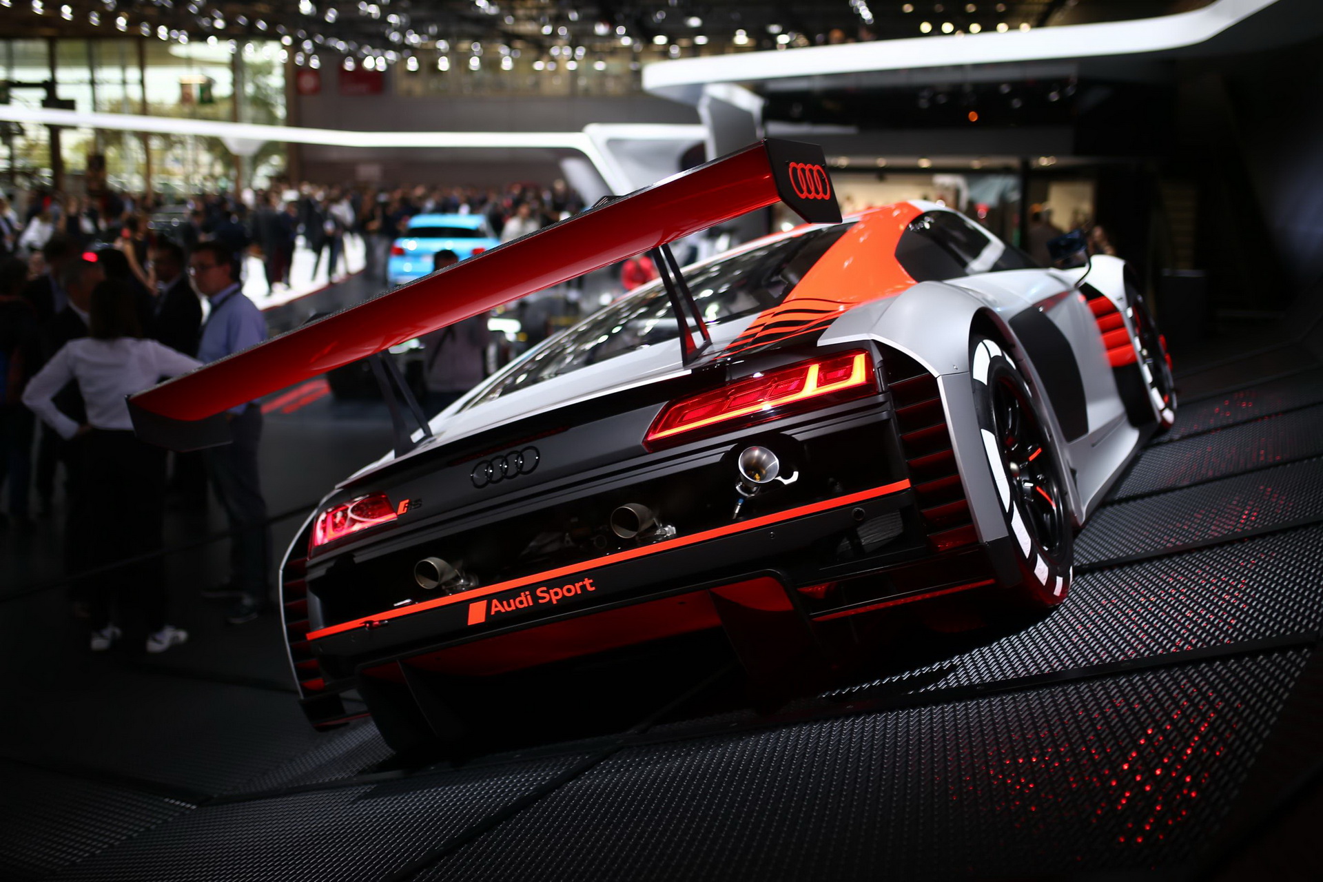 audi r8 lms paris live pics 6 New Audi R8 LMS Racer Gives Us A First Taste Of Upcoming R8 Facelift