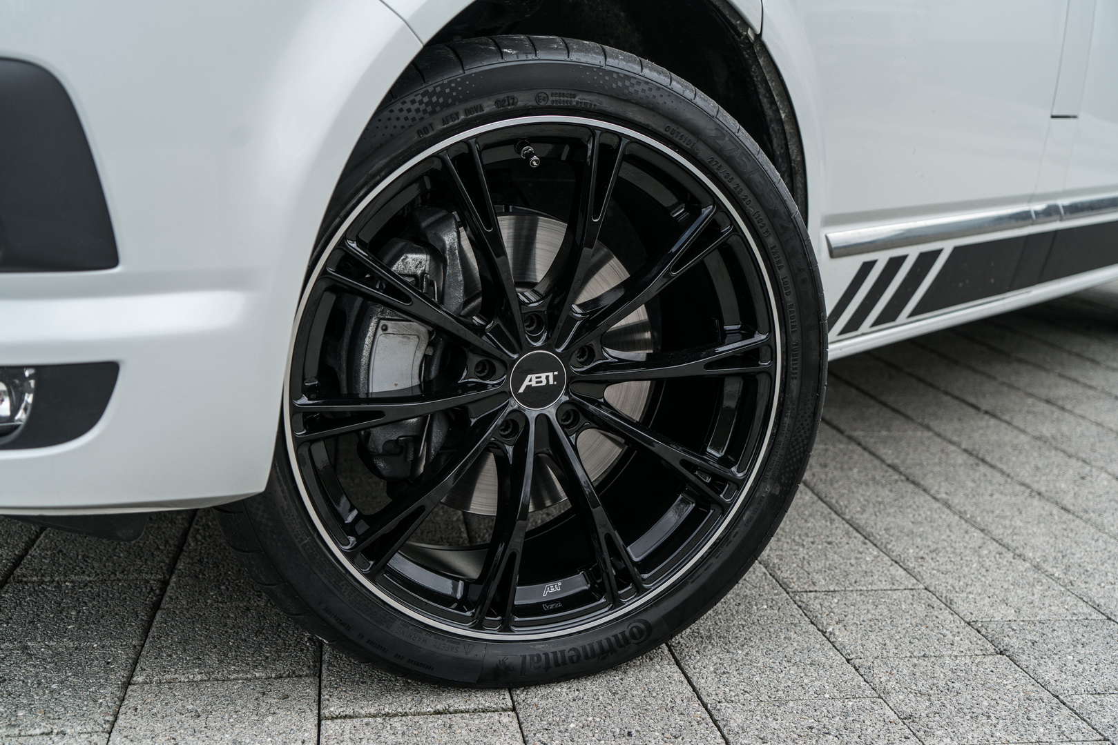 vw t6 tuning abt 5 ABT Gives VW T6 A Dose Of Aggressiveness, Injects More Power