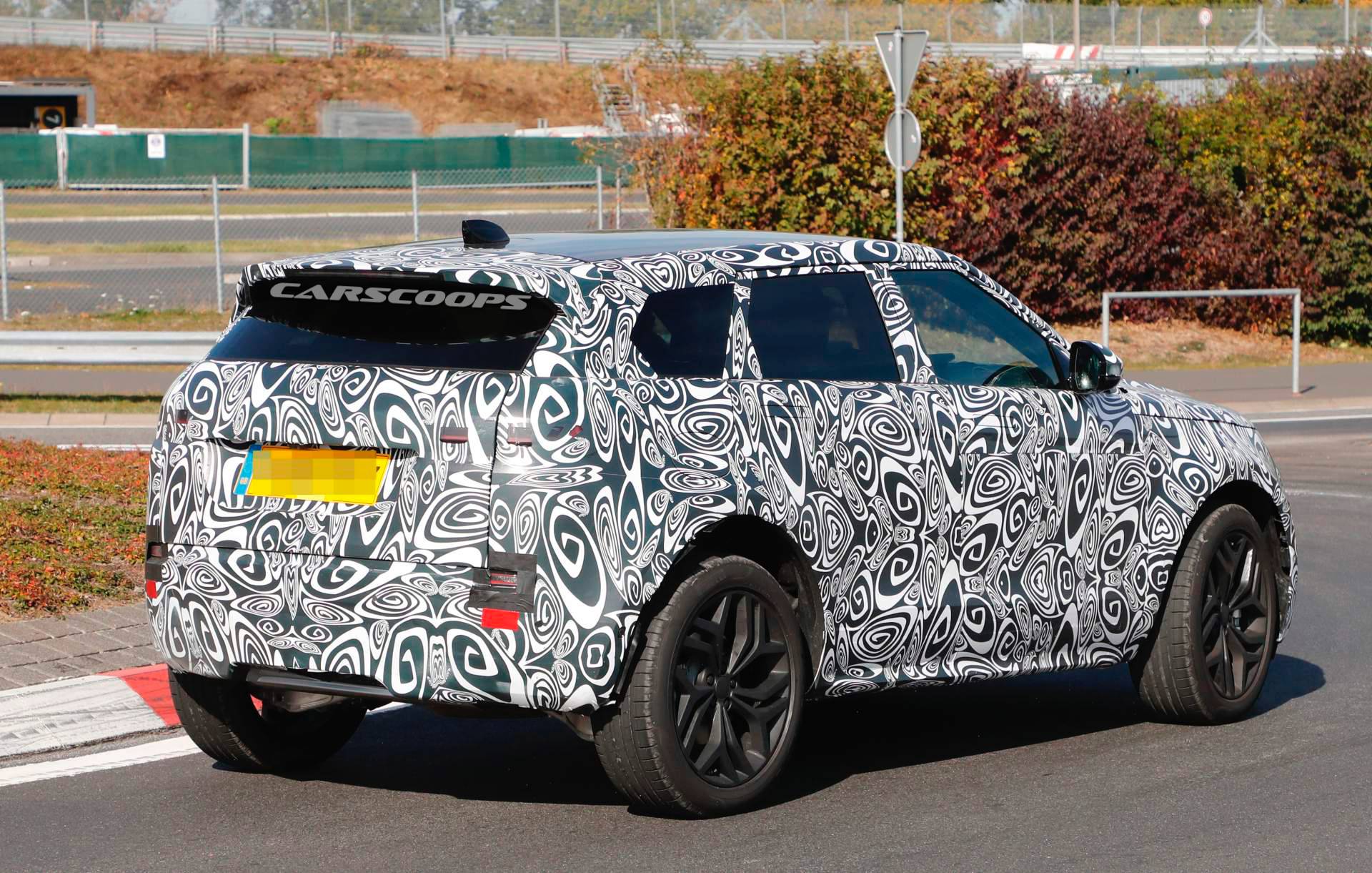 2019 Range Rover Evoque spy shots 10 2019 Range Rover Evoque Looks Like A Baby Velar Inside Too