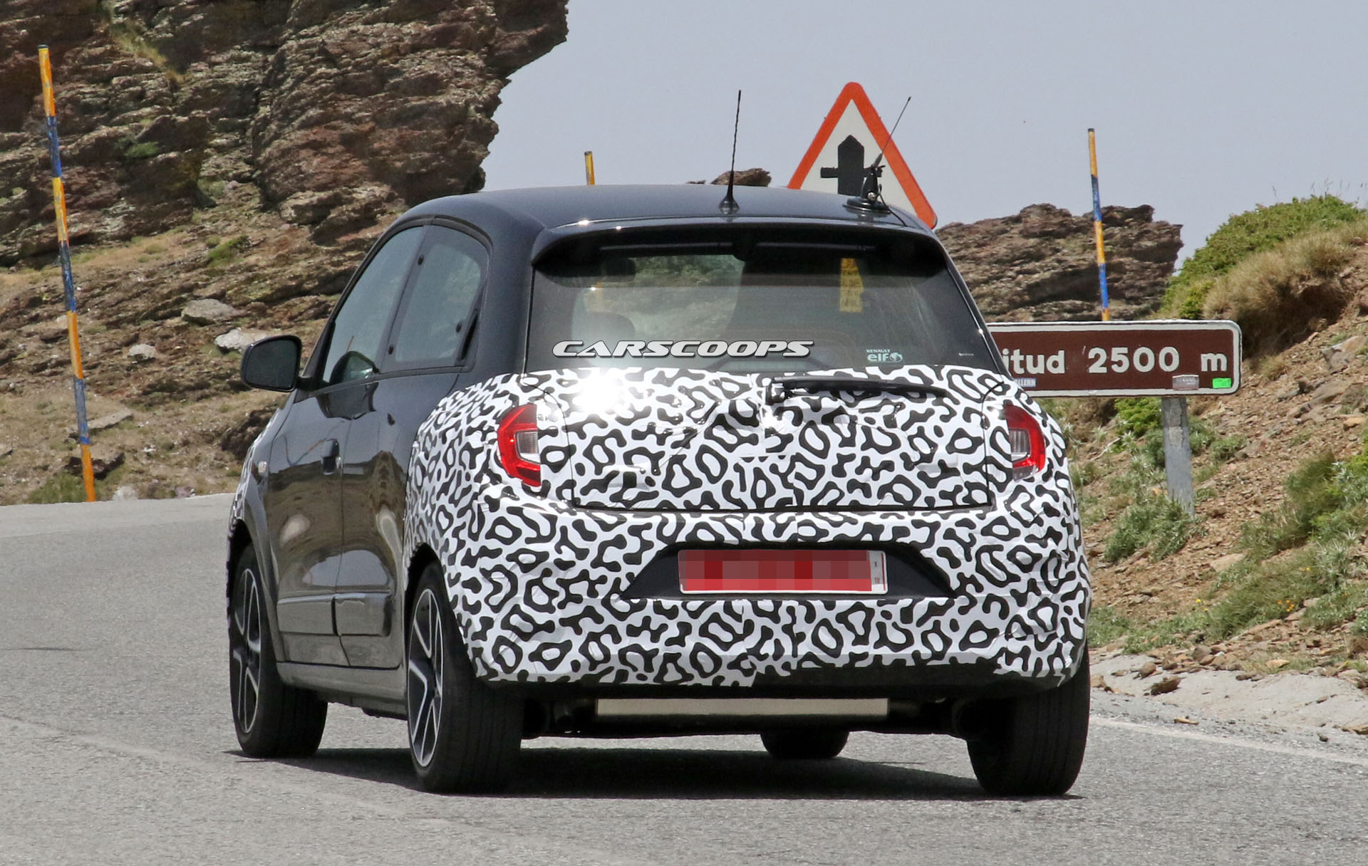 Renault Twingo facelift 7 copy Renault’s Updated Twingo Got Lost En Route To Paris, But We Found It