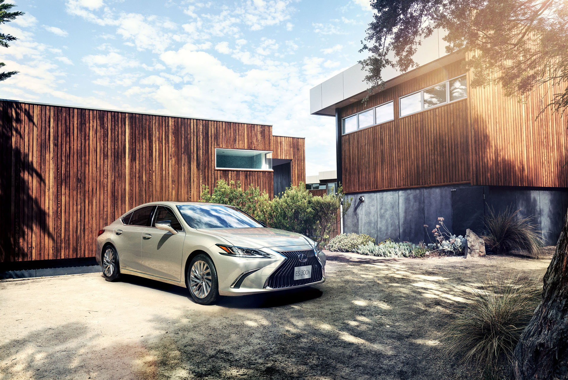 2019-lexus-es-jdm-02 2019 Lexus ES Launches In Japan Complete With Digital Mirrors