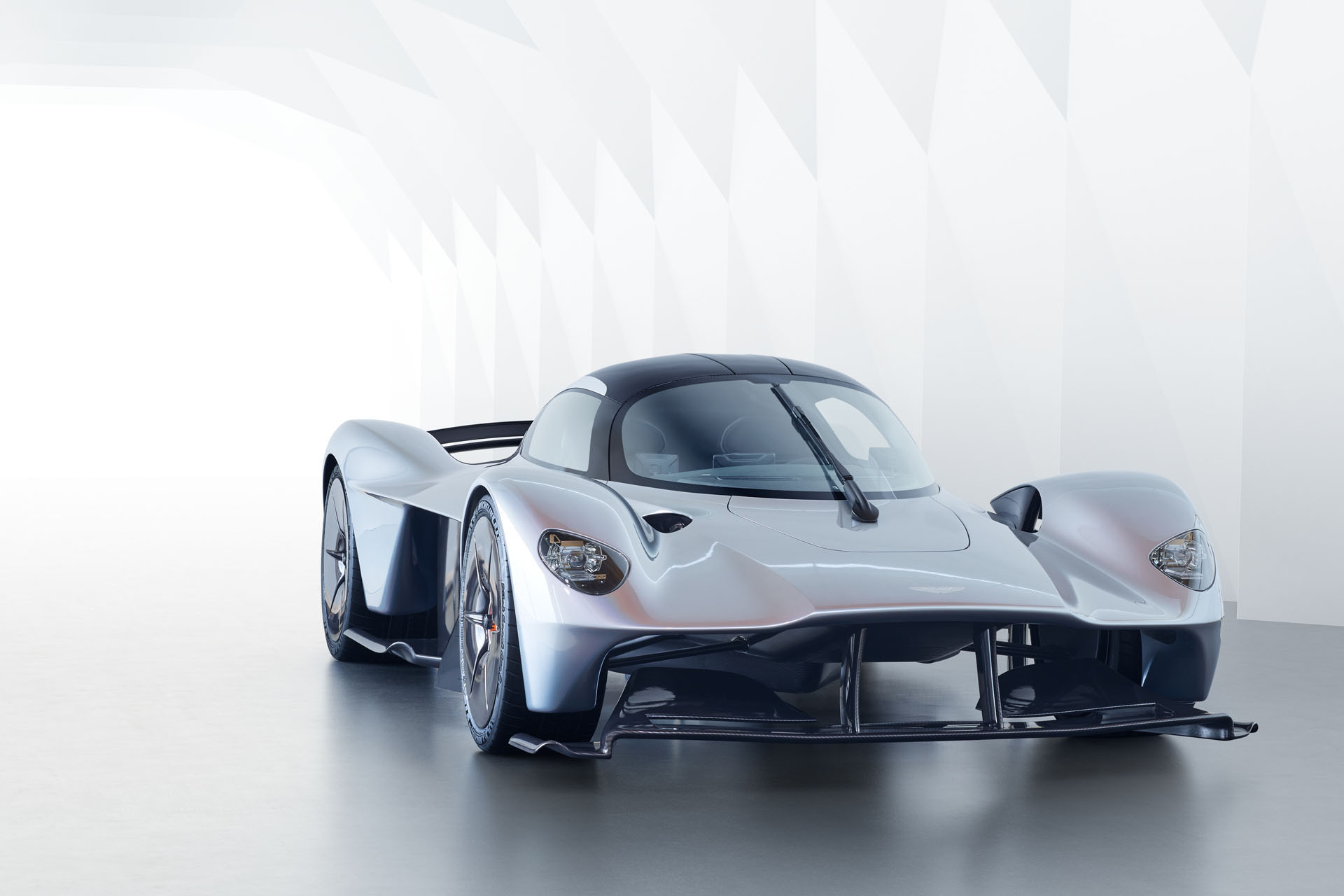 aston-martin-valkyrie-04 Aston Martin Sticks To Norse Mythology Trend, Might Name Its Next Hypercar ‘Valhalla’