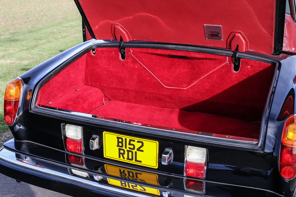rolls royce corniche sinatra auction 14 Frank Sinatra’s 1984 Rolls-Royce Corniche Convertible Getting Auctioned Off