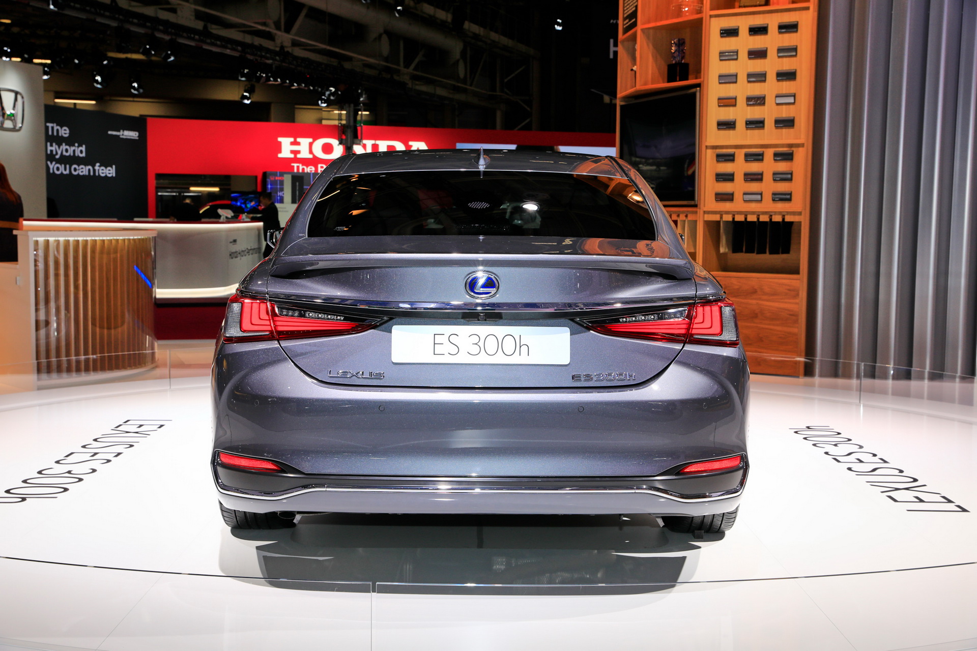 2019 lexus es 300h paris livepics 7 2019 Lexus ES 300h Looks To Make A Name For Itself In Europe As GS Replacement