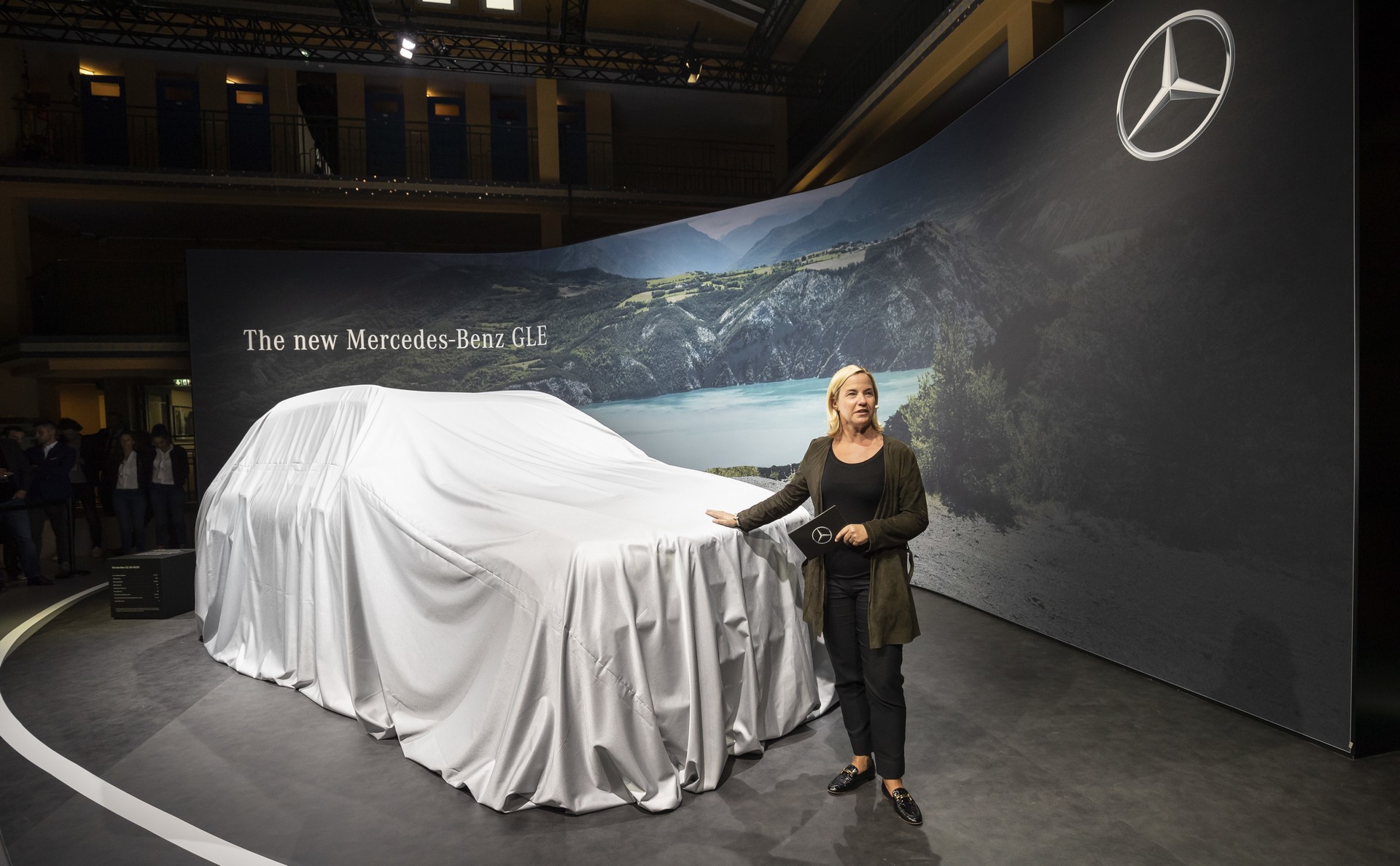 Mercedes-GLE-1 Mercedes A35, GLE, EQC And Smart Forease Concept Debut In Paris