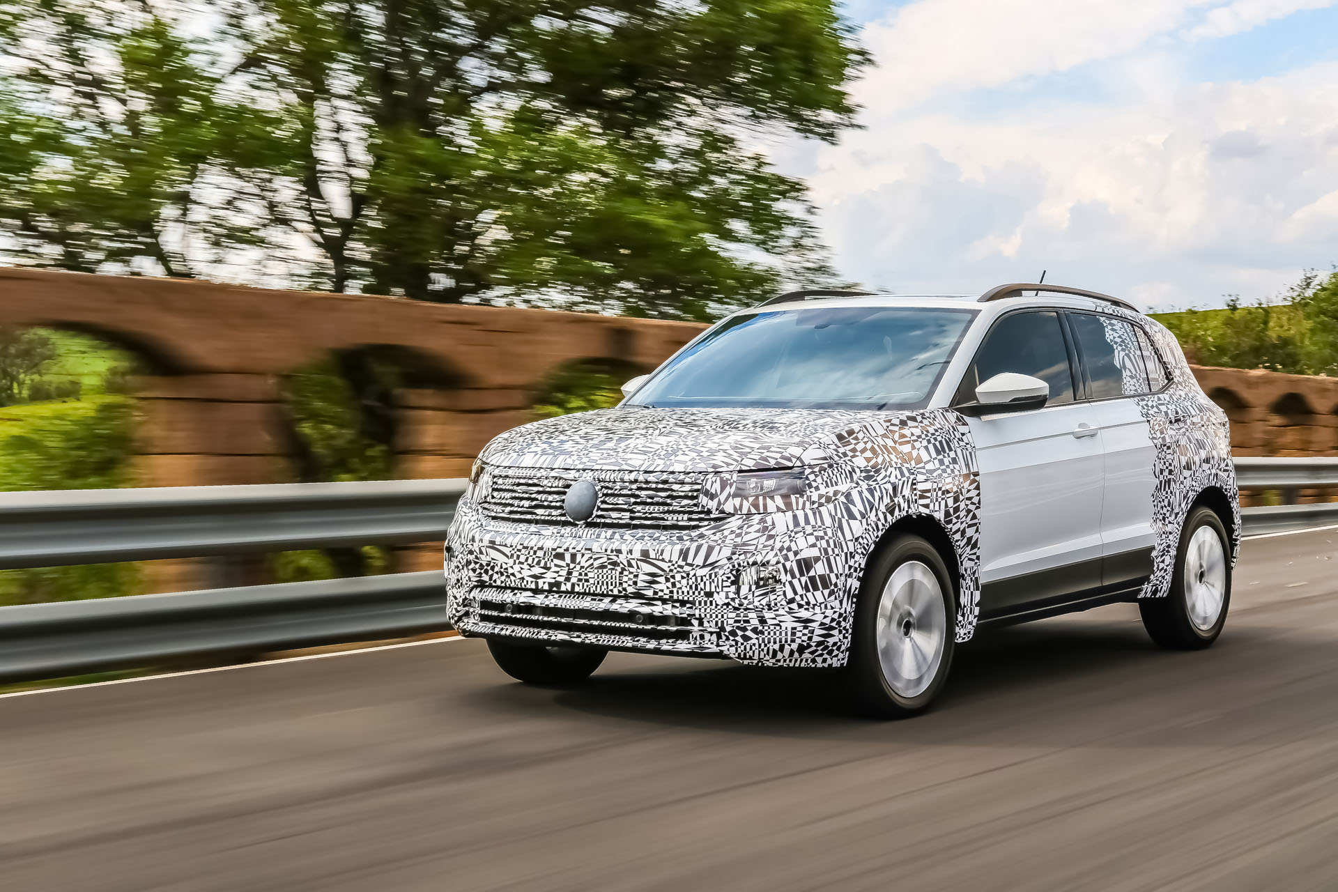 vw-t-cross-testing-brazil-03 Volkswagen T-Cross Subcompact SUV Completes Final Testing In Brazil