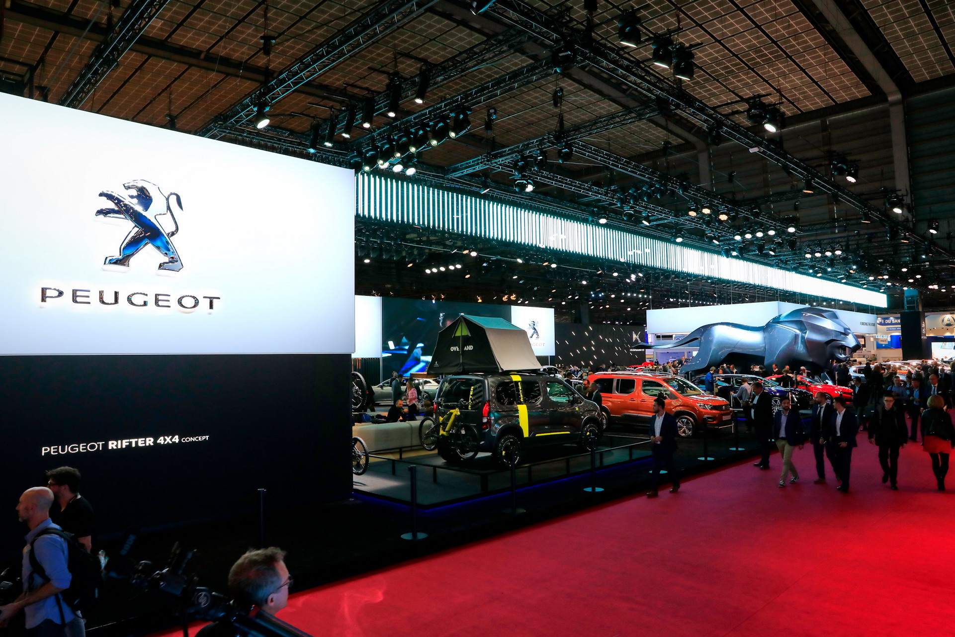 General 44 2018 Paris Auto Show Gallery: General Views