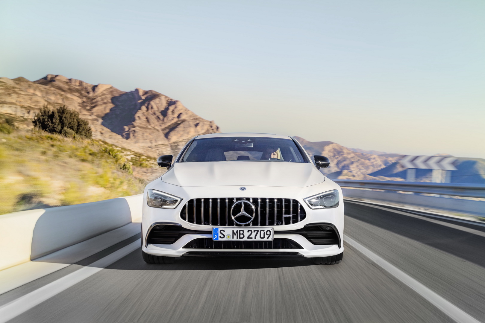 Mercedes-AMG GT 53 4MATIC+ 4-Türer Coupé Mercedes-AMG GT 4-Door Coupe Will Cost You At Least £121,350 In The UK