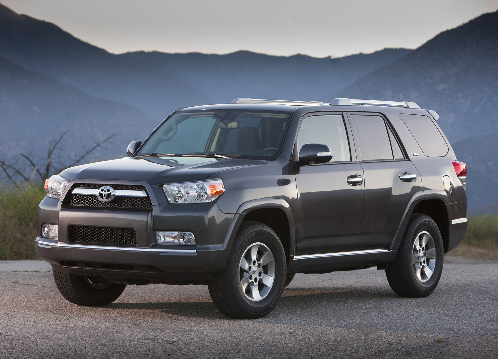 Toyota-4Runner-2010-1600-05 Trucks Hold Their Value Better Than EVs And Luxury Sedans