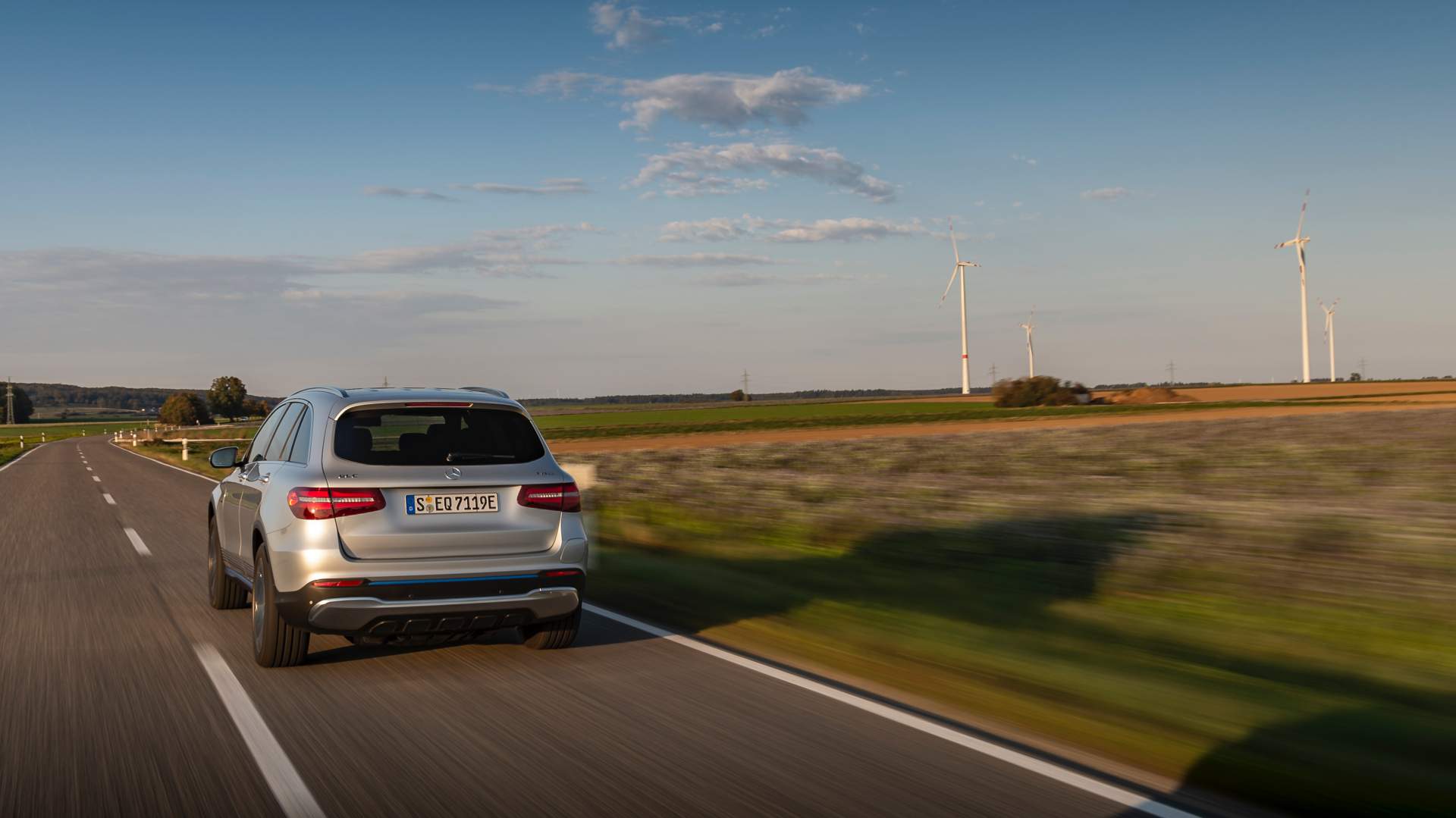 FV EQ Stuttgart 2018
Driven by EQ Stuttgart 2018 Mercedes Drops Full Details On GLC F-Cell Before Deliveries Begin