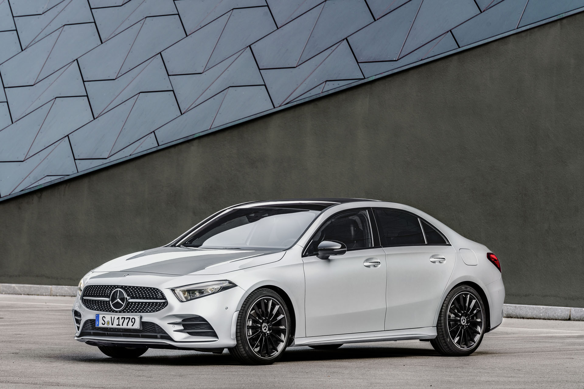 Mercedes-Benz A-Klasse Limousine, V 177, 2018 // Mercedes-Benz A 2019 Mercedes A-Class Sedan Fits A Whole Lot Of Style Into Its Compact Shape
