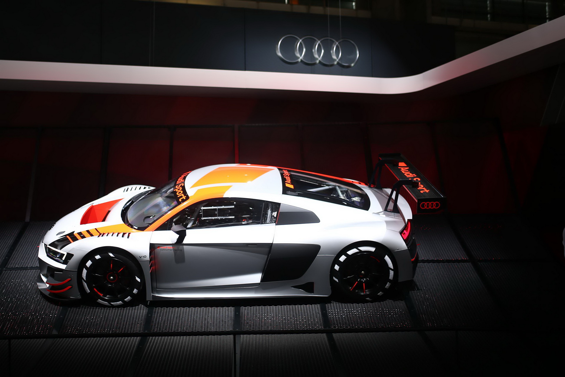 audi r8 lms paris live pics 5 New Audi R8 LMS Racer Gives Us A First Taste Of Upcoming R8 Facelift