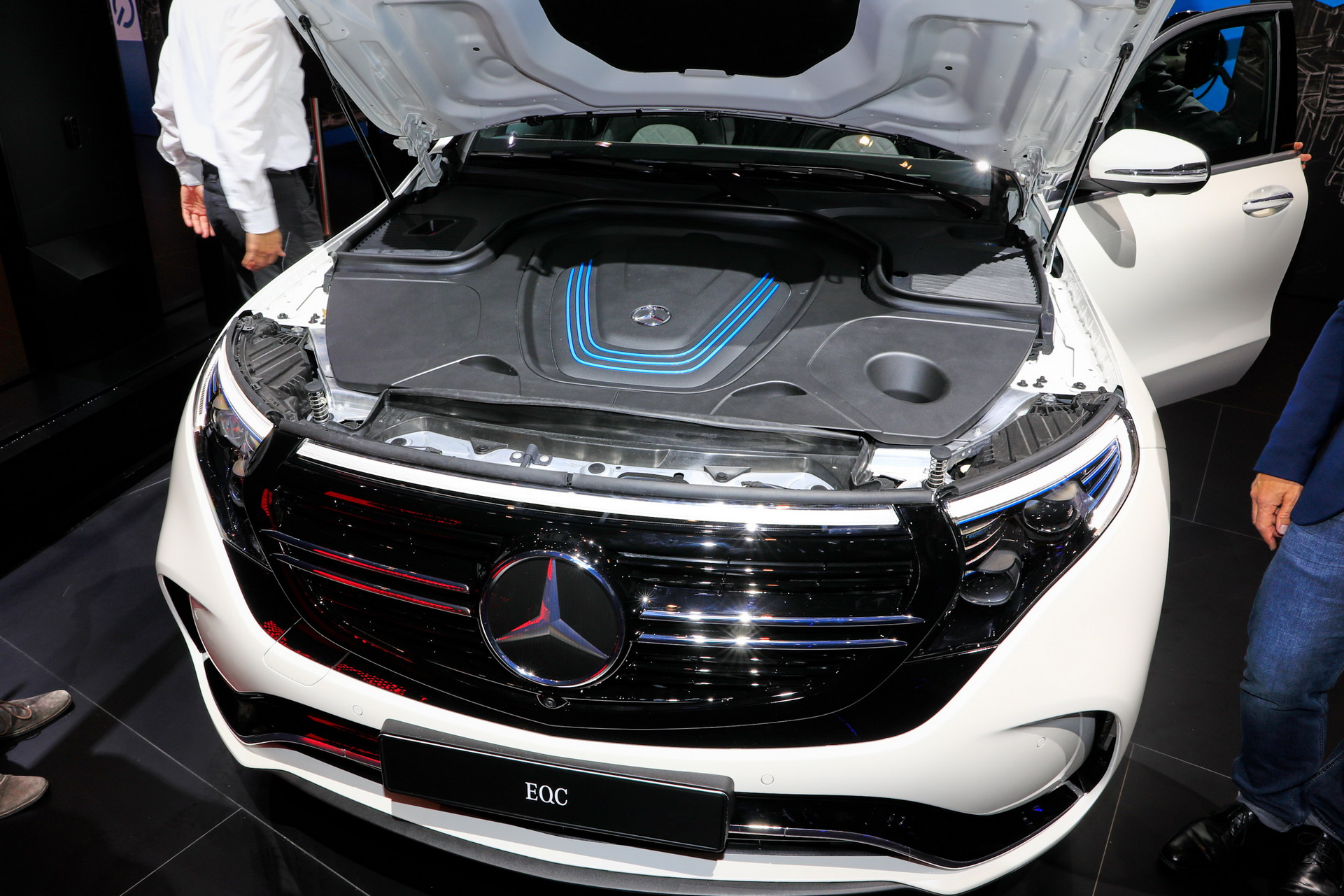 Mercedes B32 2018 Paris Auto Show Gallery: Mercedes-Benz