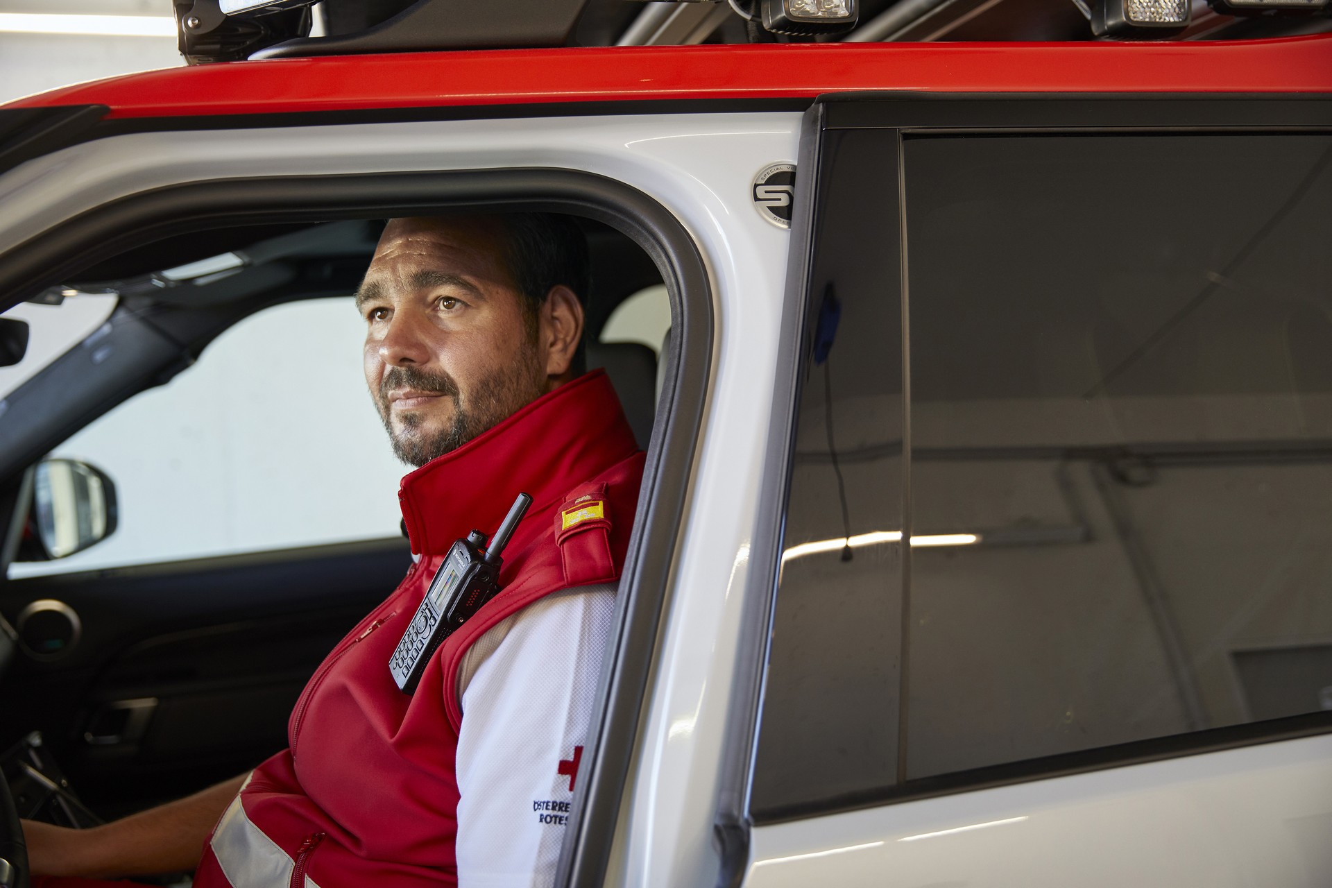 Land Rover Discovery Emergency Response Vehicle-23 Land Rover SVO Builds A One-Off Discovery Emergency Vehicle Complete With A Drone